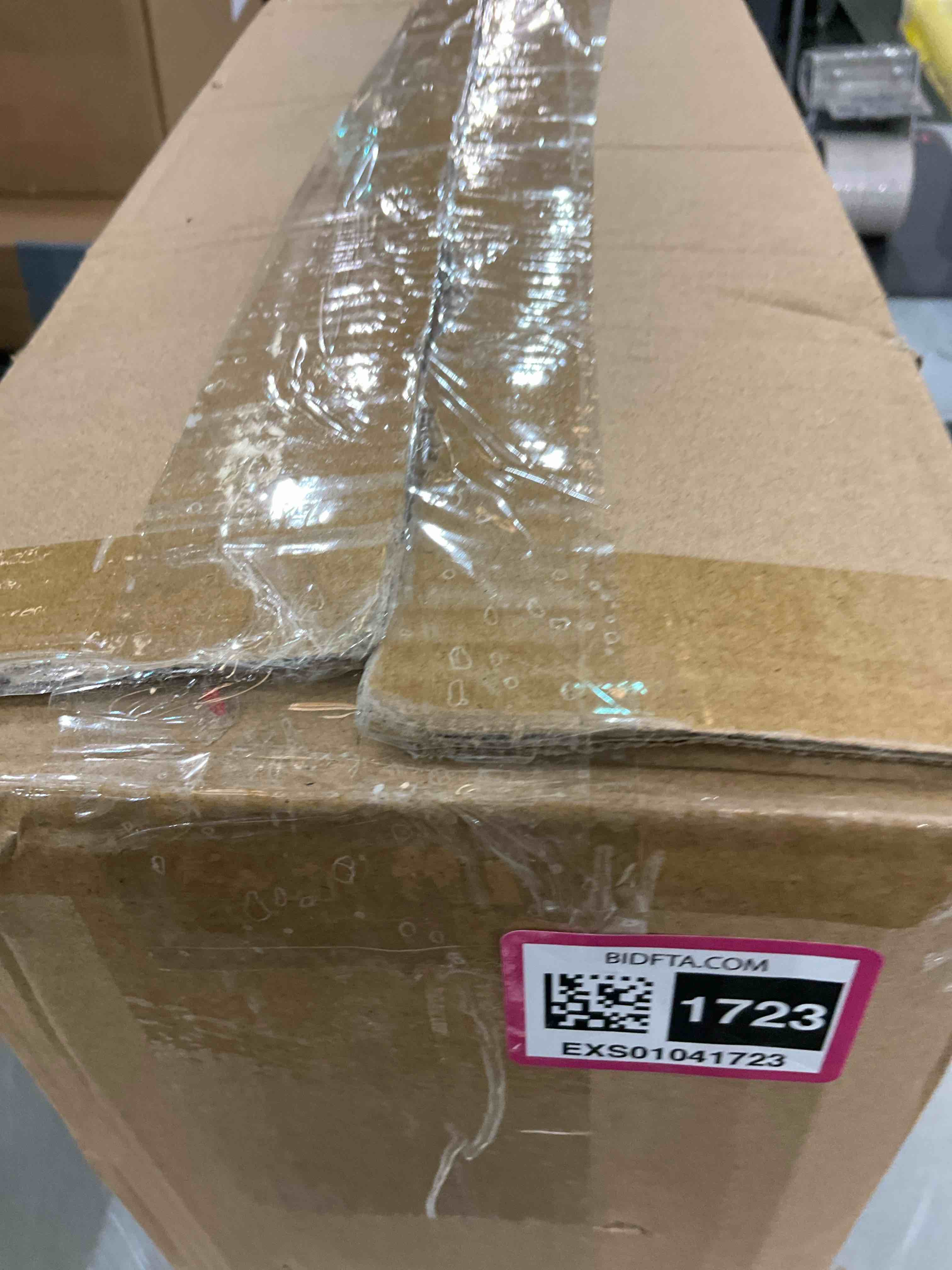 https://s3.amazonaws.com/lotting-images-prod/BargainHunt/EXS01041723_1708107713327.jpeg