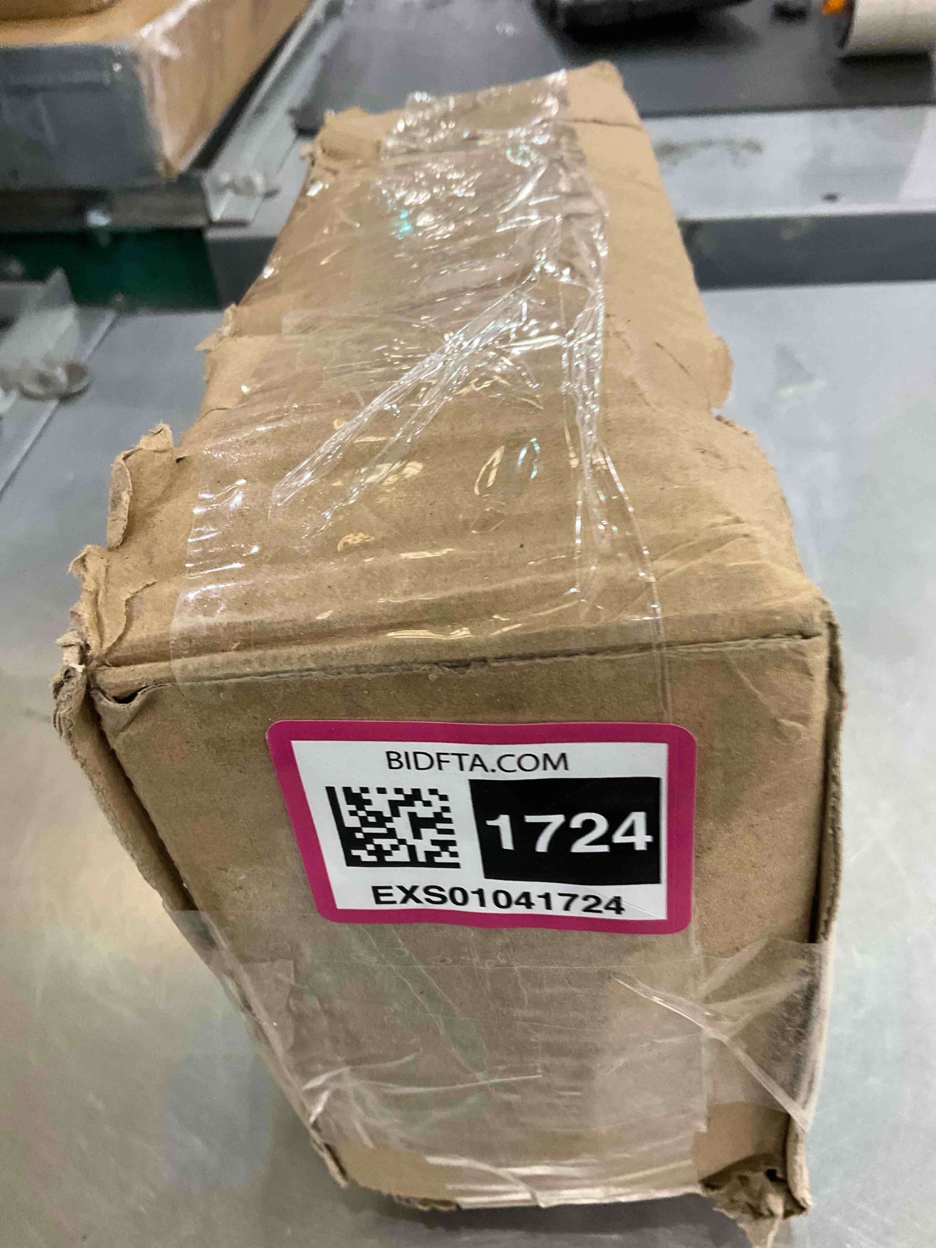 https://s3.amazonaws.com/lotting-images-prod/BargainHunt/EXS01041724_1708107596656.jpeg