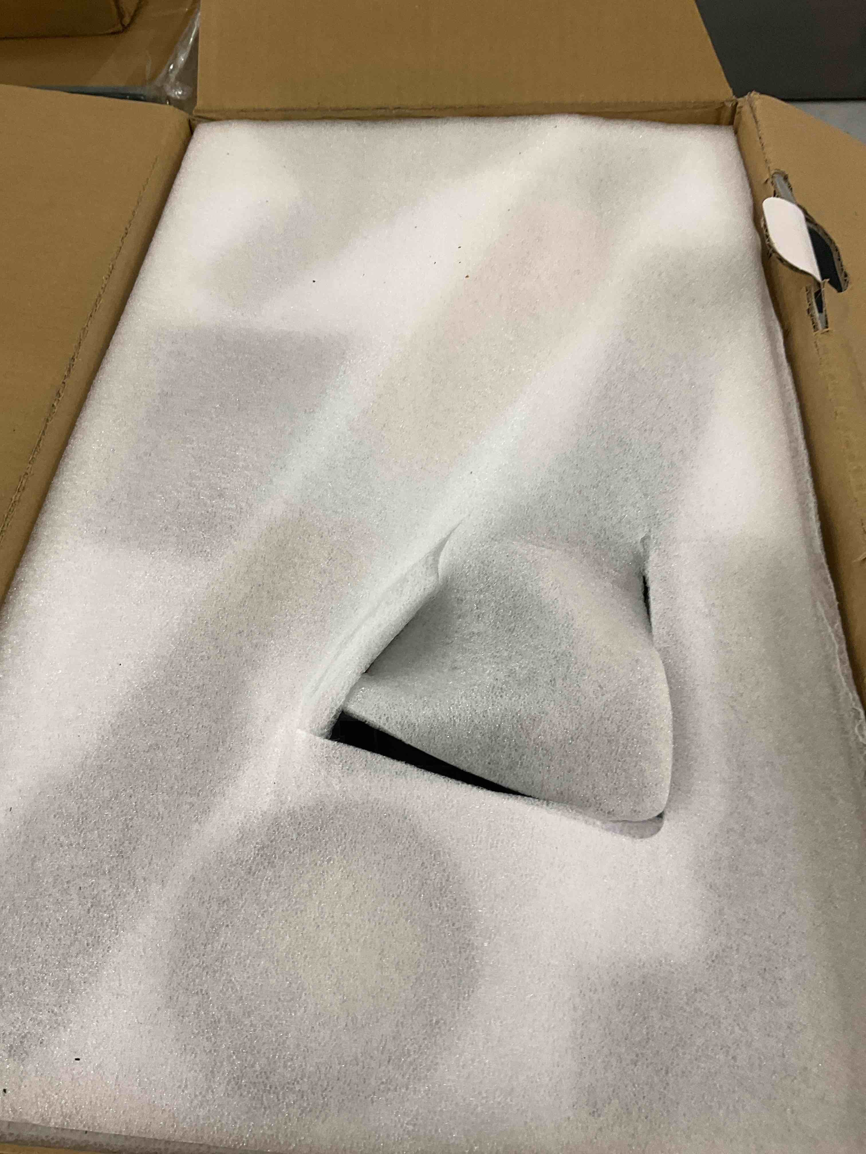 https://s3.amazonaws.com/lotting-images-prod/BargainHunt/EXS01041812_1708357492811.jpeg