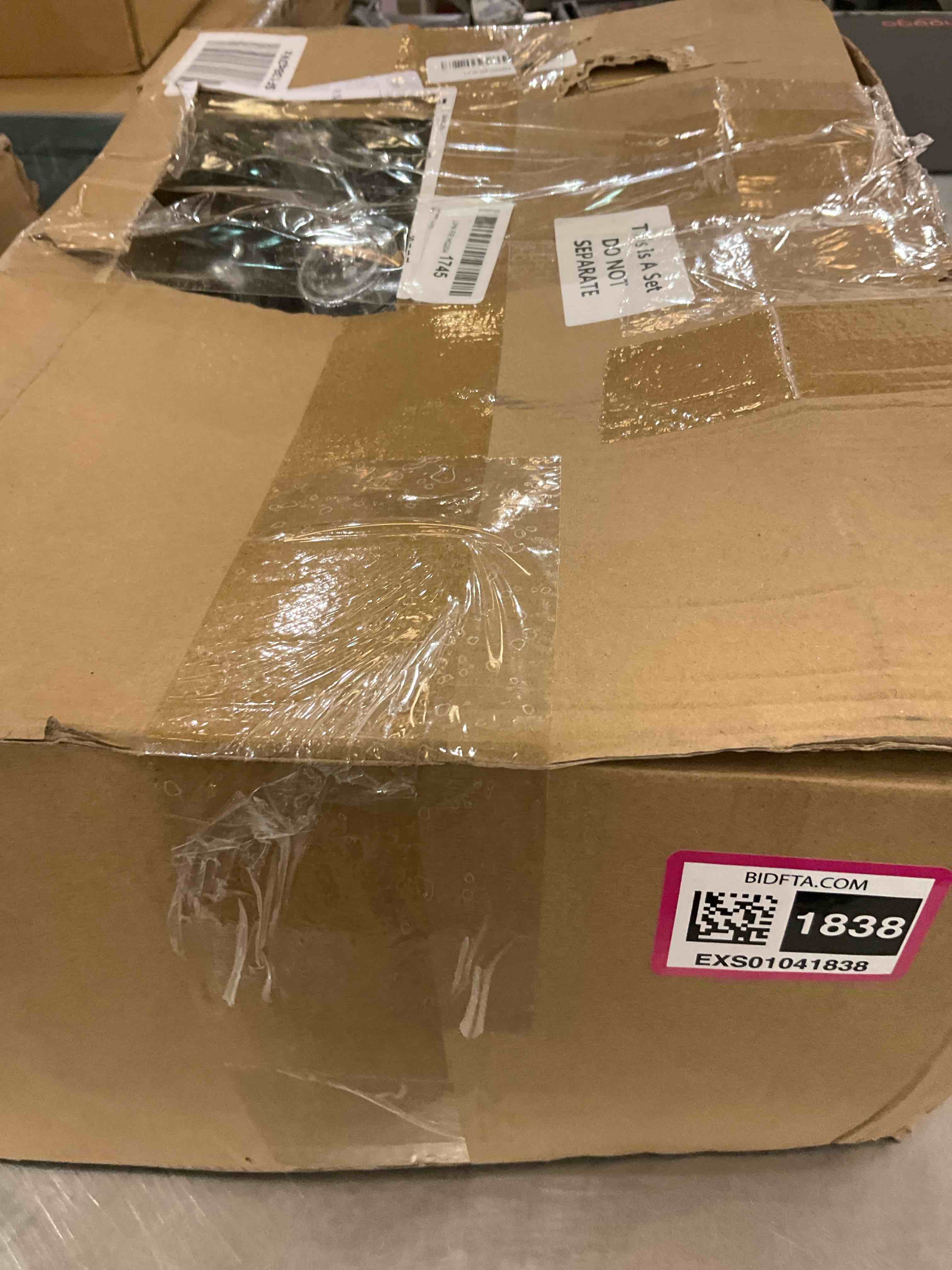 https://s3.amazonaws.com/lotting-images-prod/BargainHunt/EXS01041838_1708371915174.jpeg