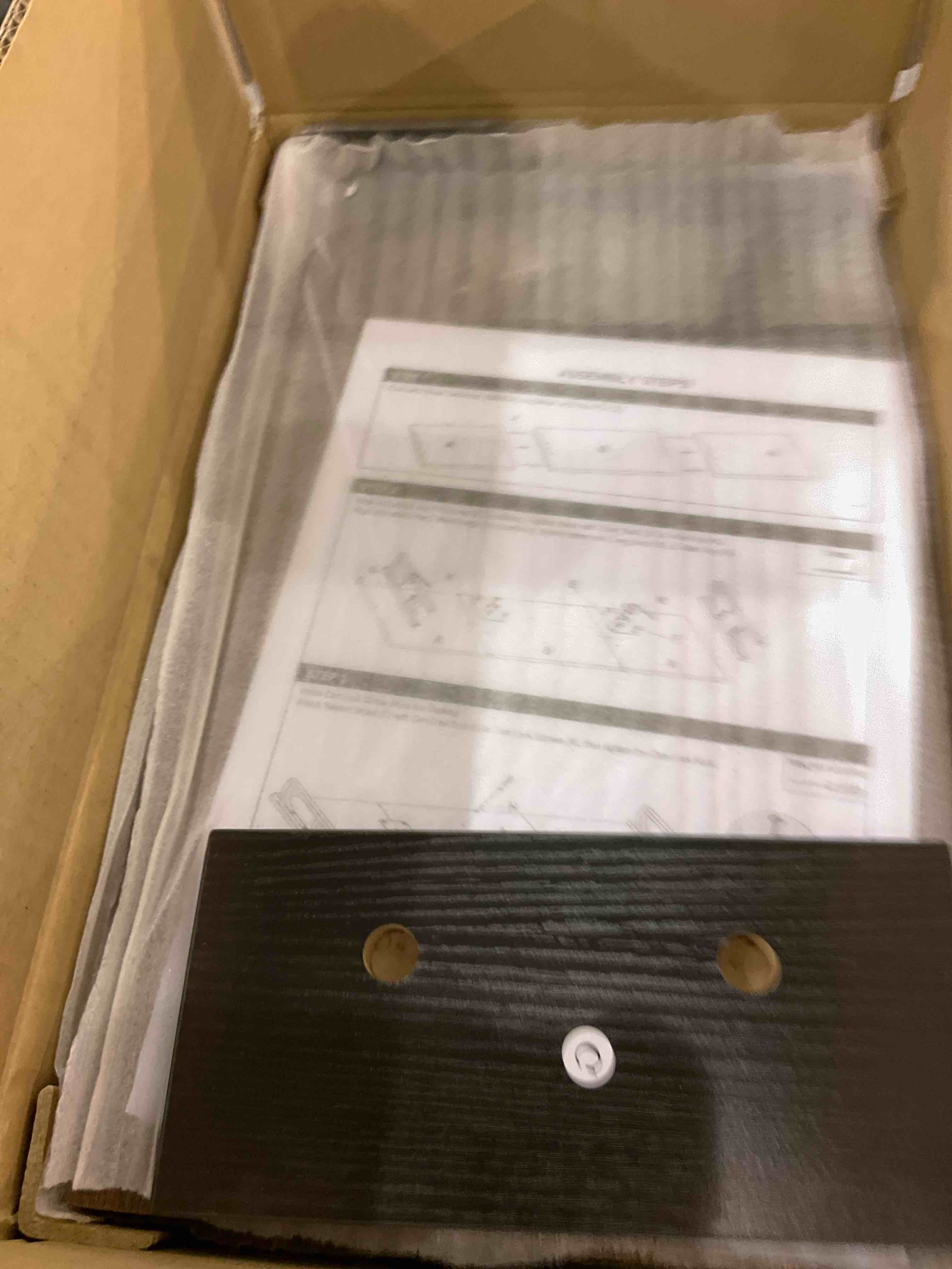 https://s3.amazonaws.com/lotting-images-prod/BargainHunt/EXS01041875_1708431868482.jpeg