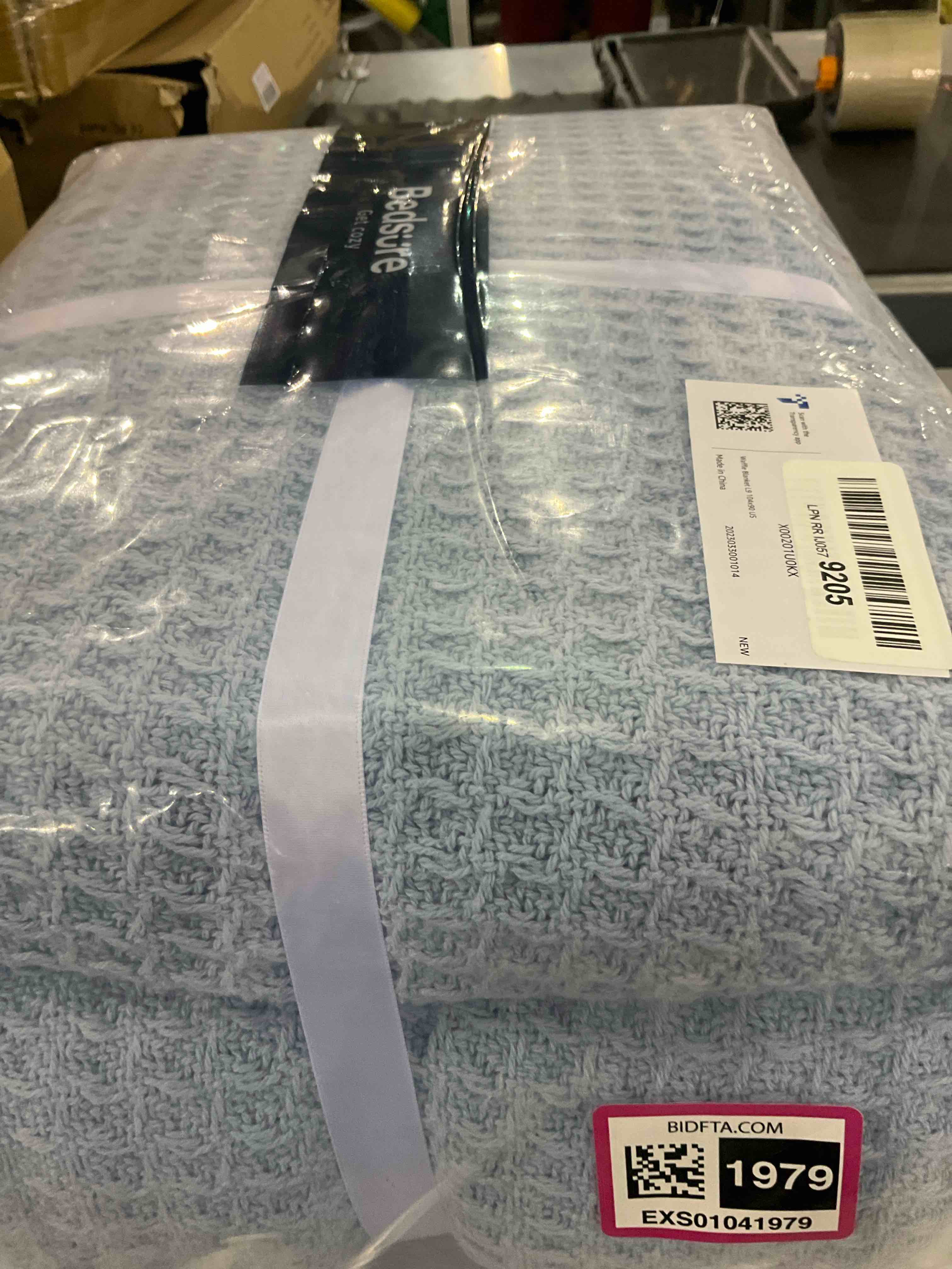 https://s3.amazonaws.com/lotting-images-prod/BargainHunt/EXS01041979_1708606905084.jpeg