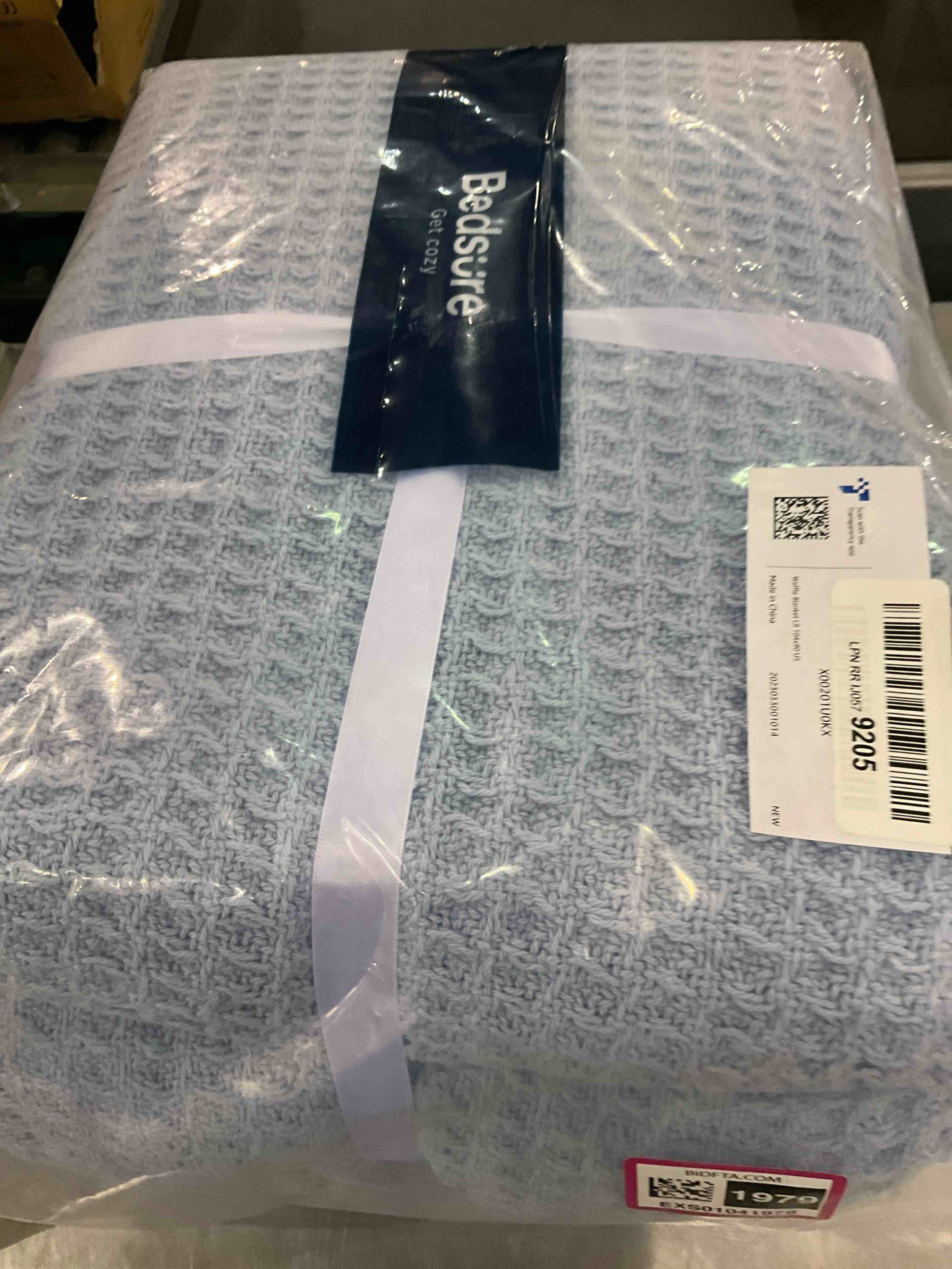 https://s3.amazonaws.com/lotting-images-prod/BargainHunt/EXS01041979_1708606921380.jpeg