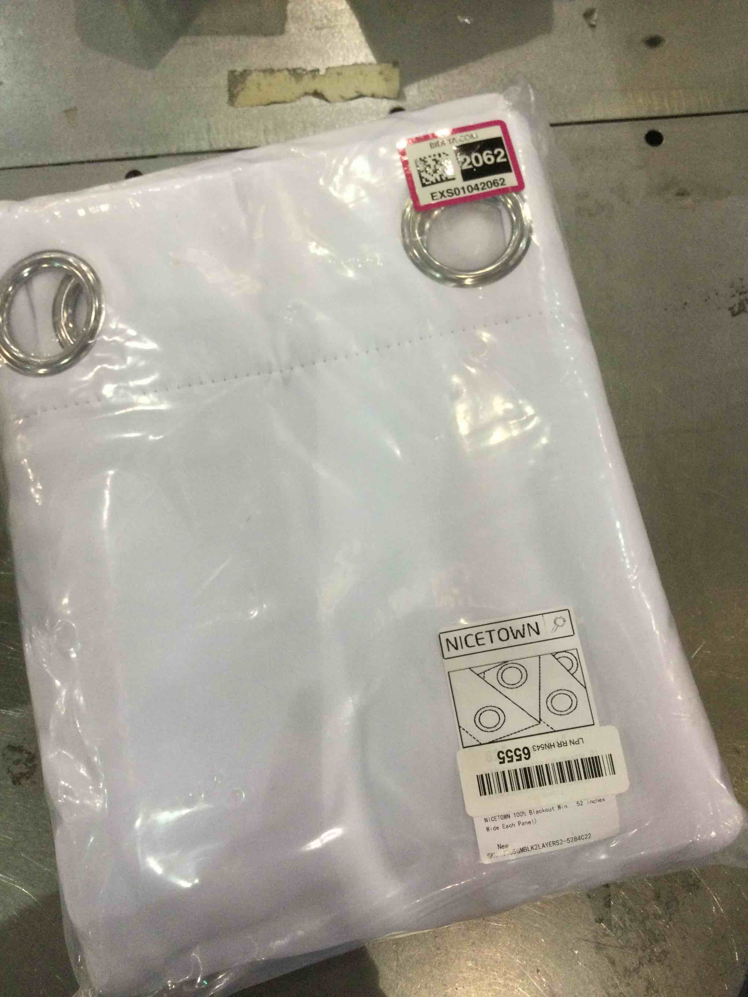 https://s3.amazonaws.com/lotting-images-prod/BargainHunt/EXS01042062_1707766262001.jpeg