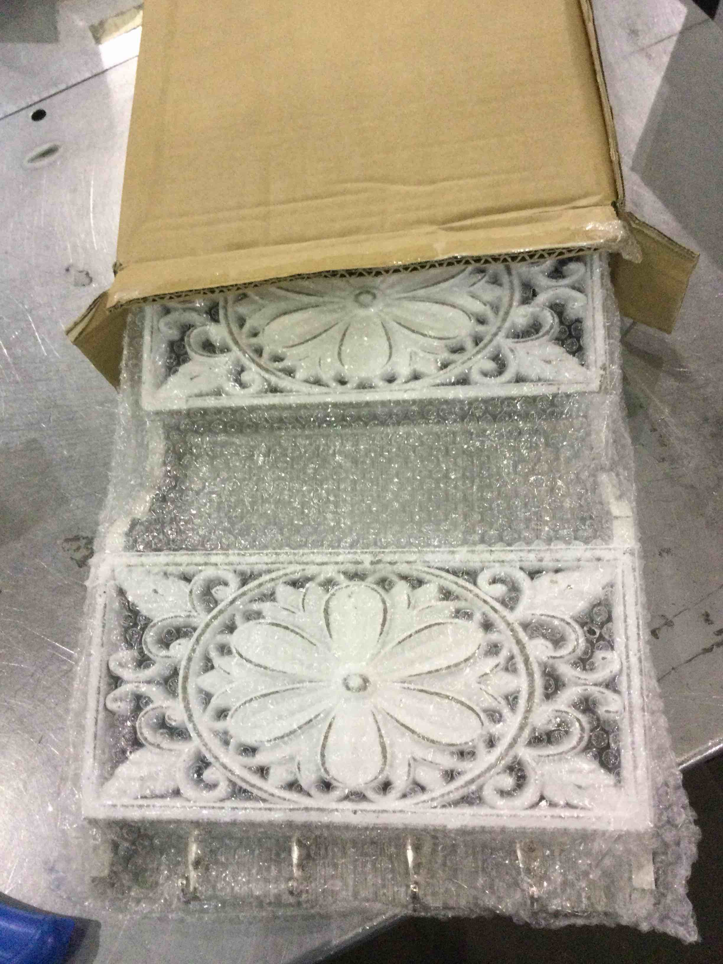 https://s3.amazonaws.com/lotting-images-prod/BargainHunt/EXS01042083_1707768496435.jpeg