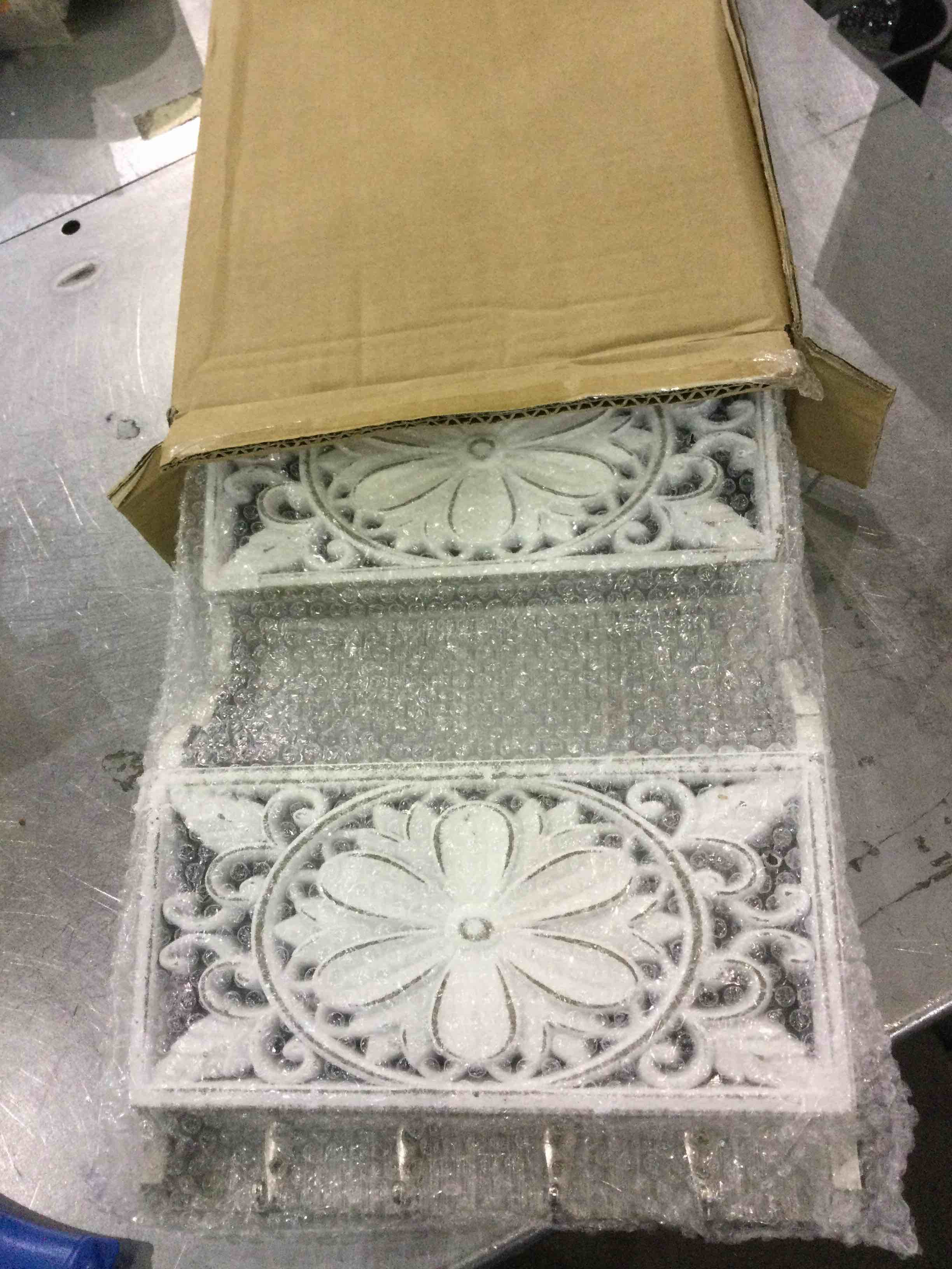 https://s3.amazonaws.com/lotting-images-prod/BargainHunt/EXS01042083_1707768497949.jpeg