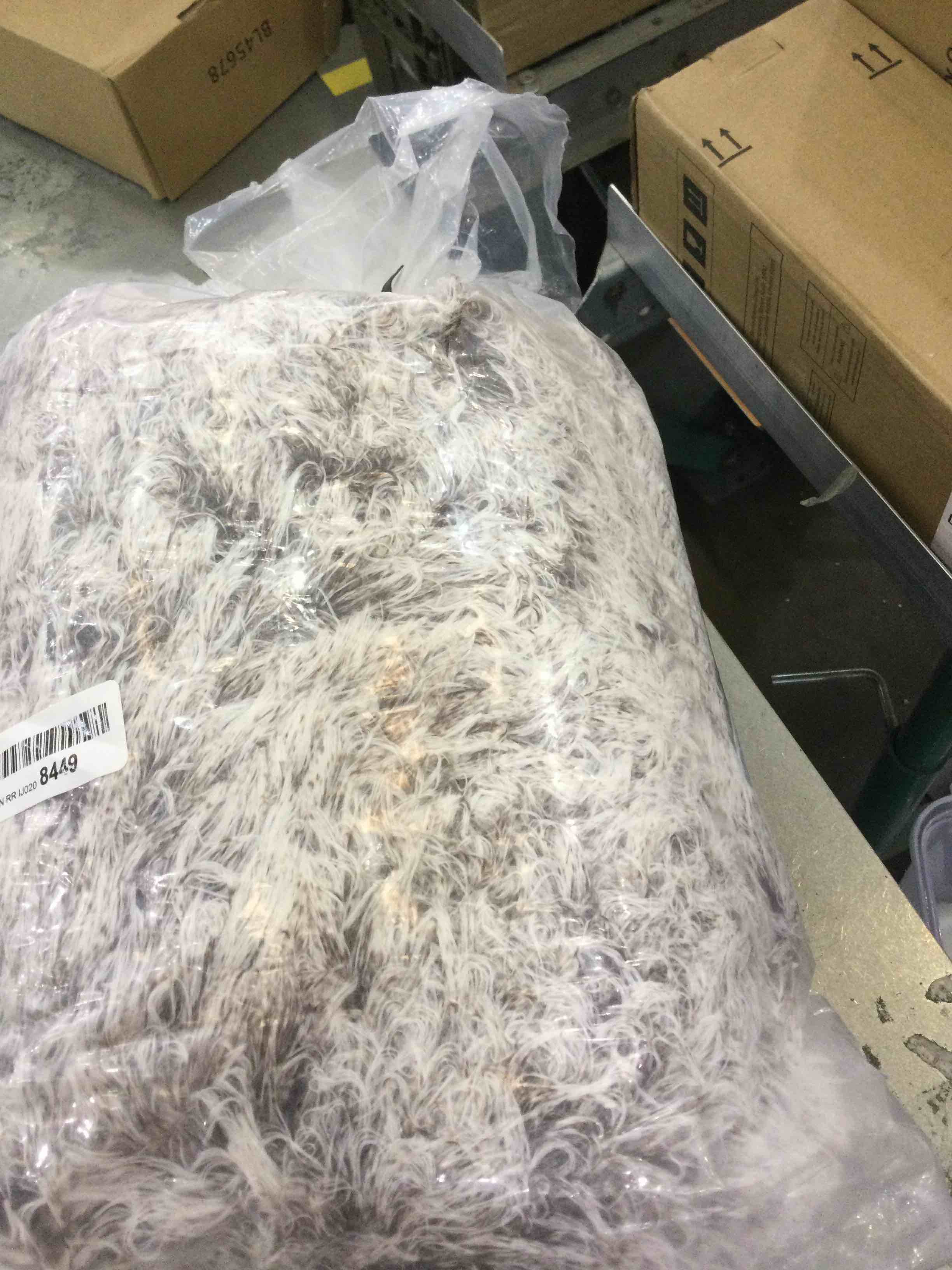 https://s3.amazonaws.com/lotting-images-prod/BargainHunt/EXS01042246_1707848773115.jpeg
