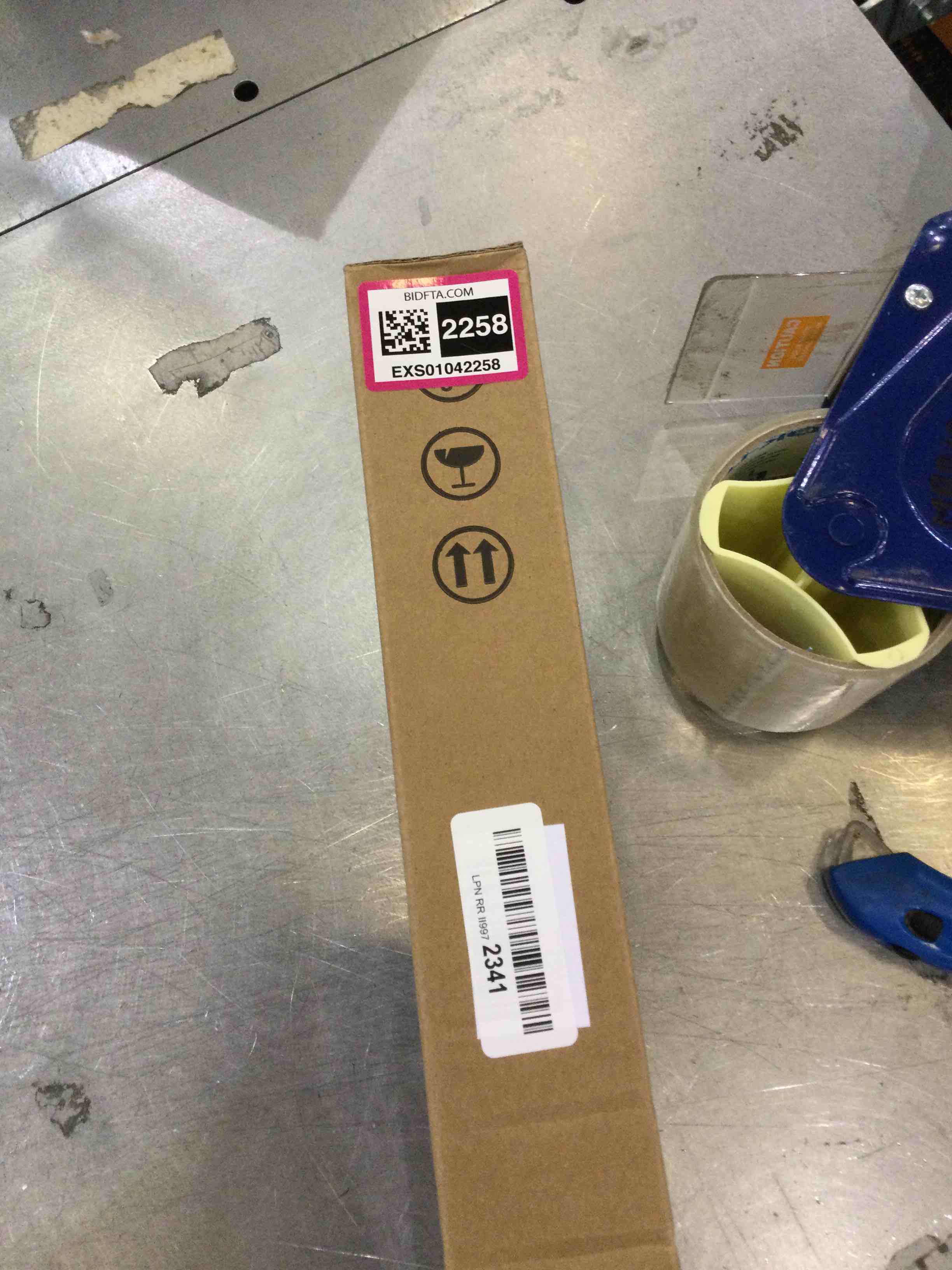 https://s3.amazonaws.com/lotting-images-prod/BargainHunt/EXS01042258_1707849811263.jpeg