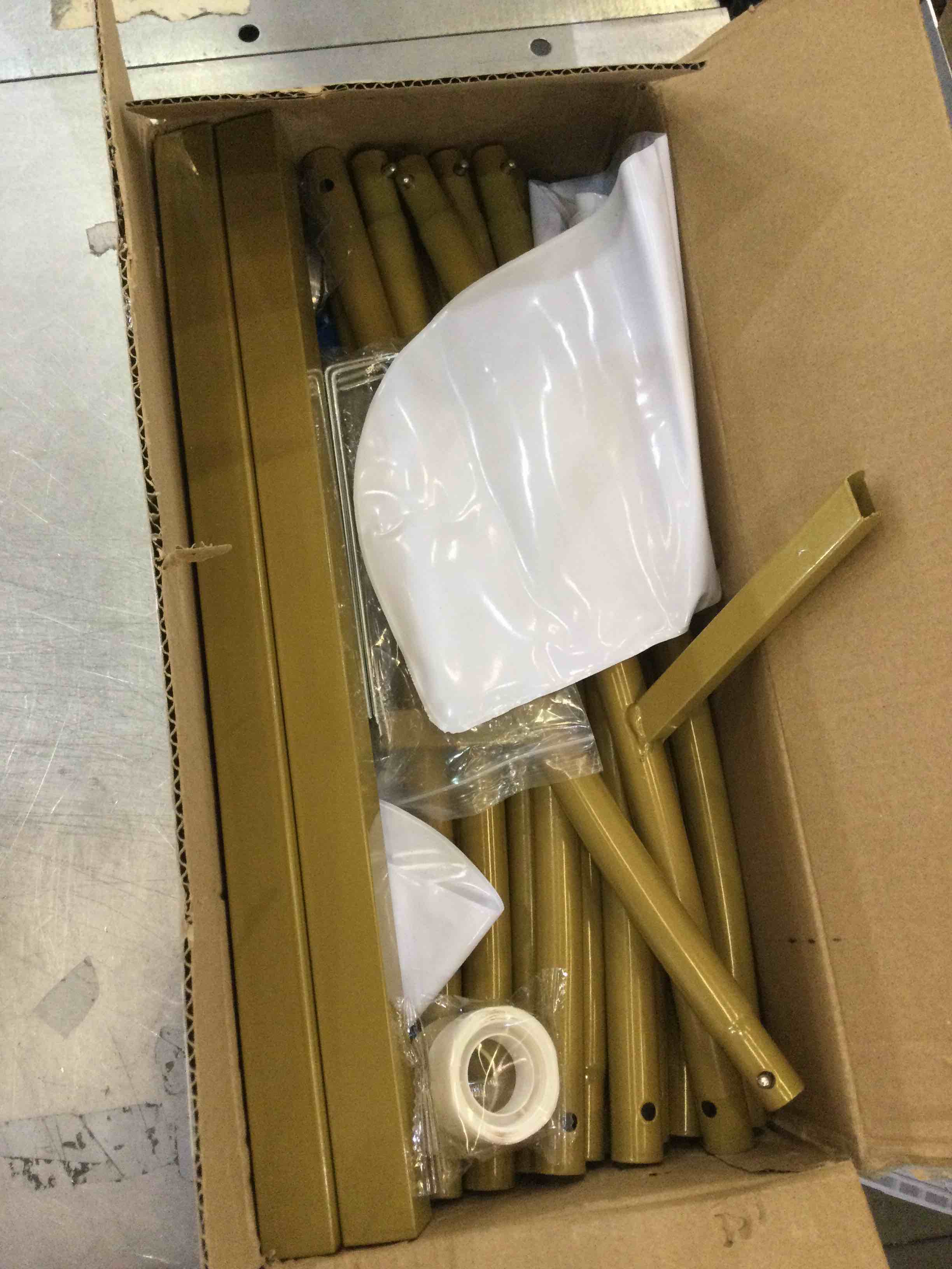 https://s3.amazonaws.com/lotting-images-prod/BargainHunt/EXS01042259_1707849941776.jpeg