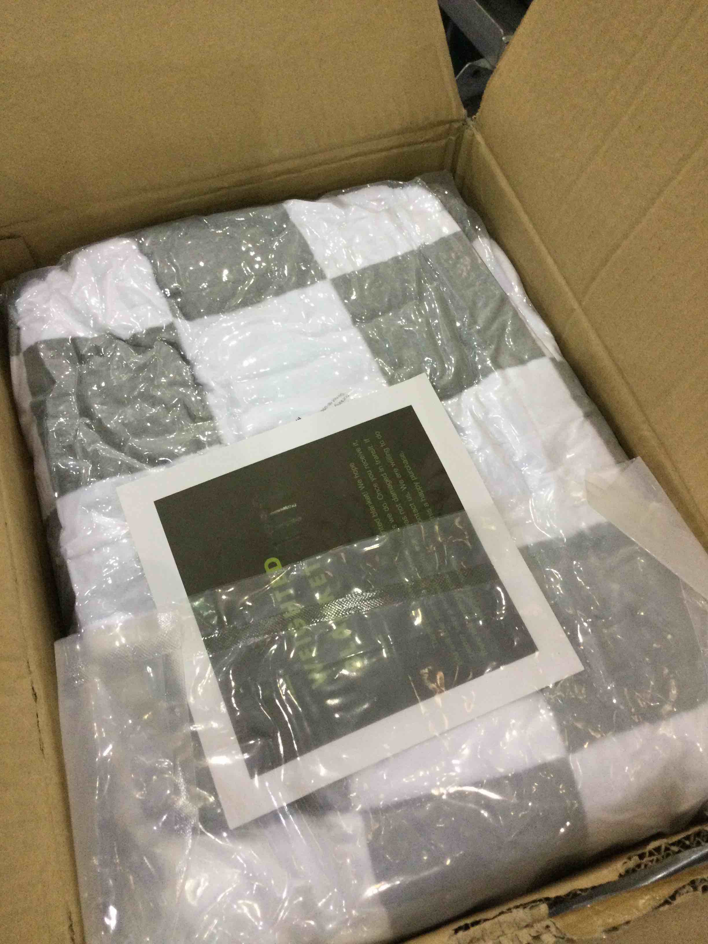 https://s3.amazonaws.com/lotting-images-prod/BargainHunt/EXS01042359_1707918285791.jpeg