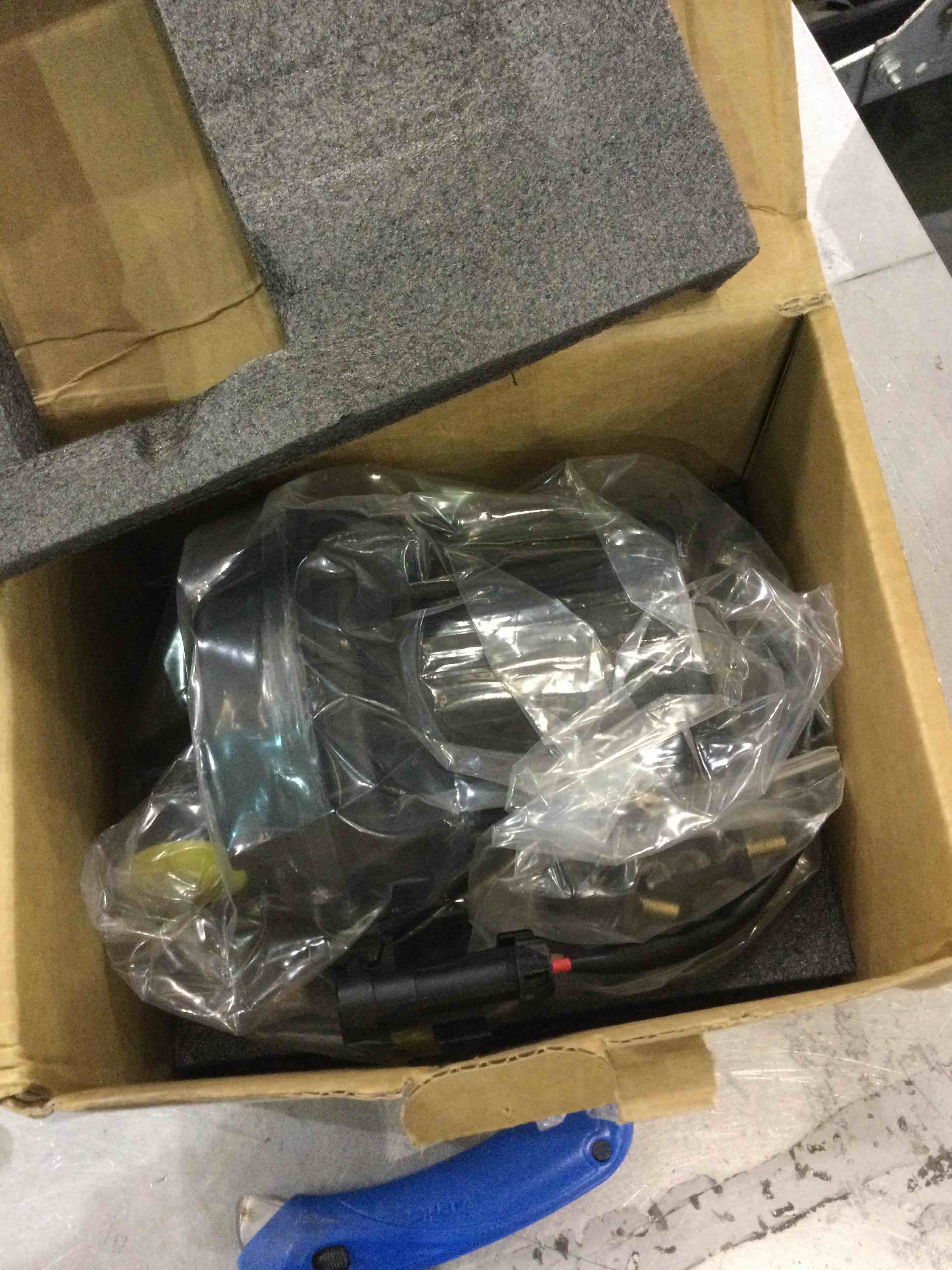 https://s3.amazonaws.com/lotting-images-prod/BargainHunt/EXS01042364_1707918731780.jpeg