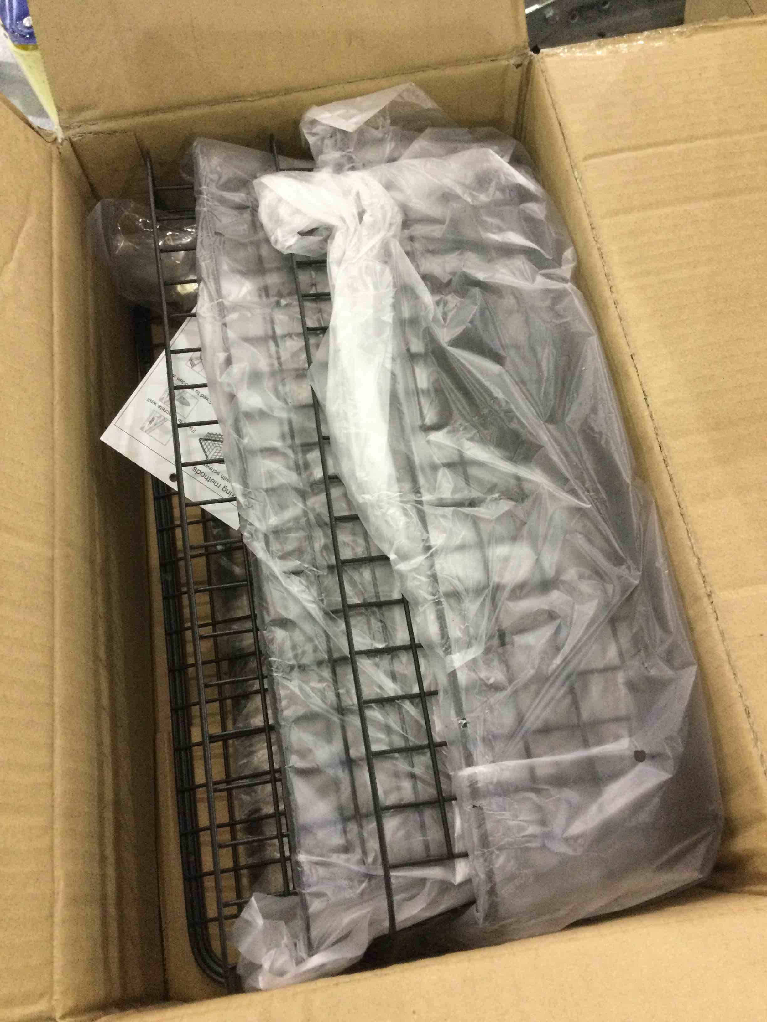https://s3.amazonaws.com/lotting-images-prod/BargainHunt/EXS01042365_1707918838834.jpeg
