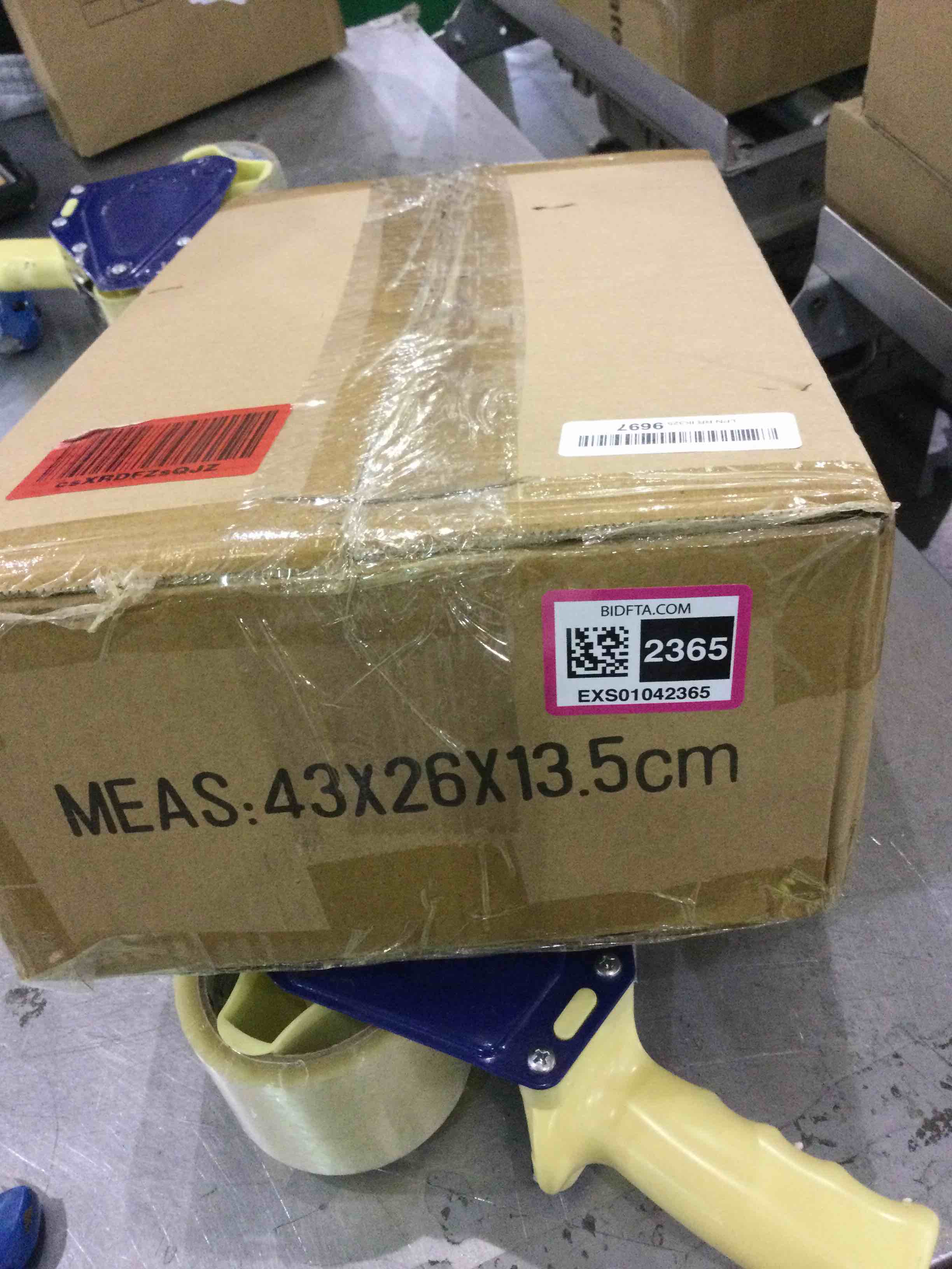 https://s3.amazonaws.com/lotting-images-prod/BargainHunt/EXS01042365_1707918854234.jpeg