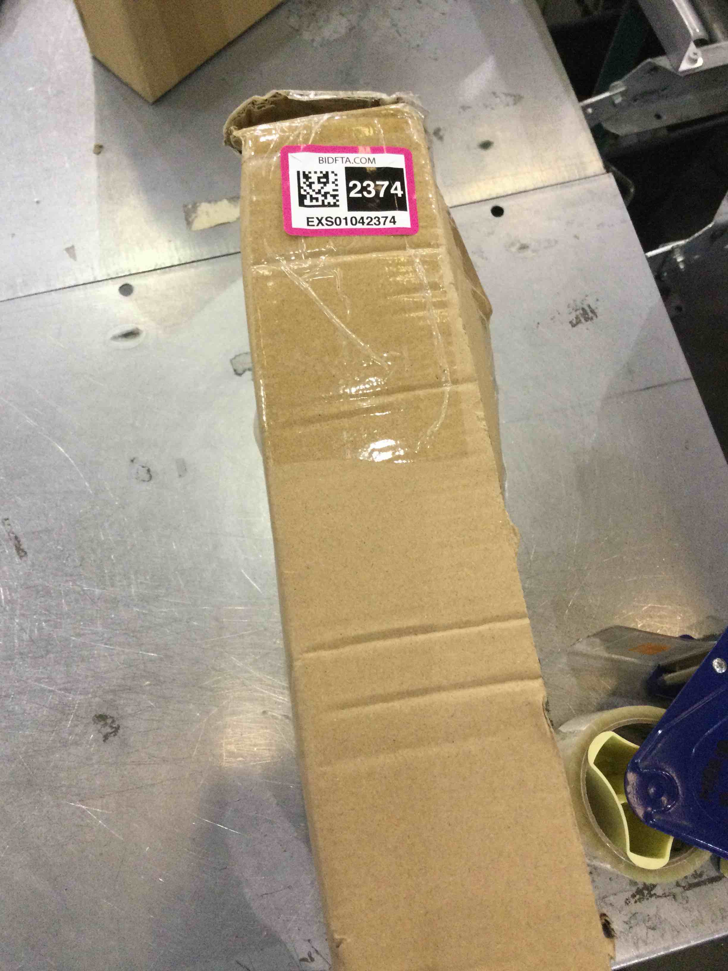 https://s3.amazonaws.com/lotting-images-prod/BargainHunt/EXS01042374_1707921528855.jpeg