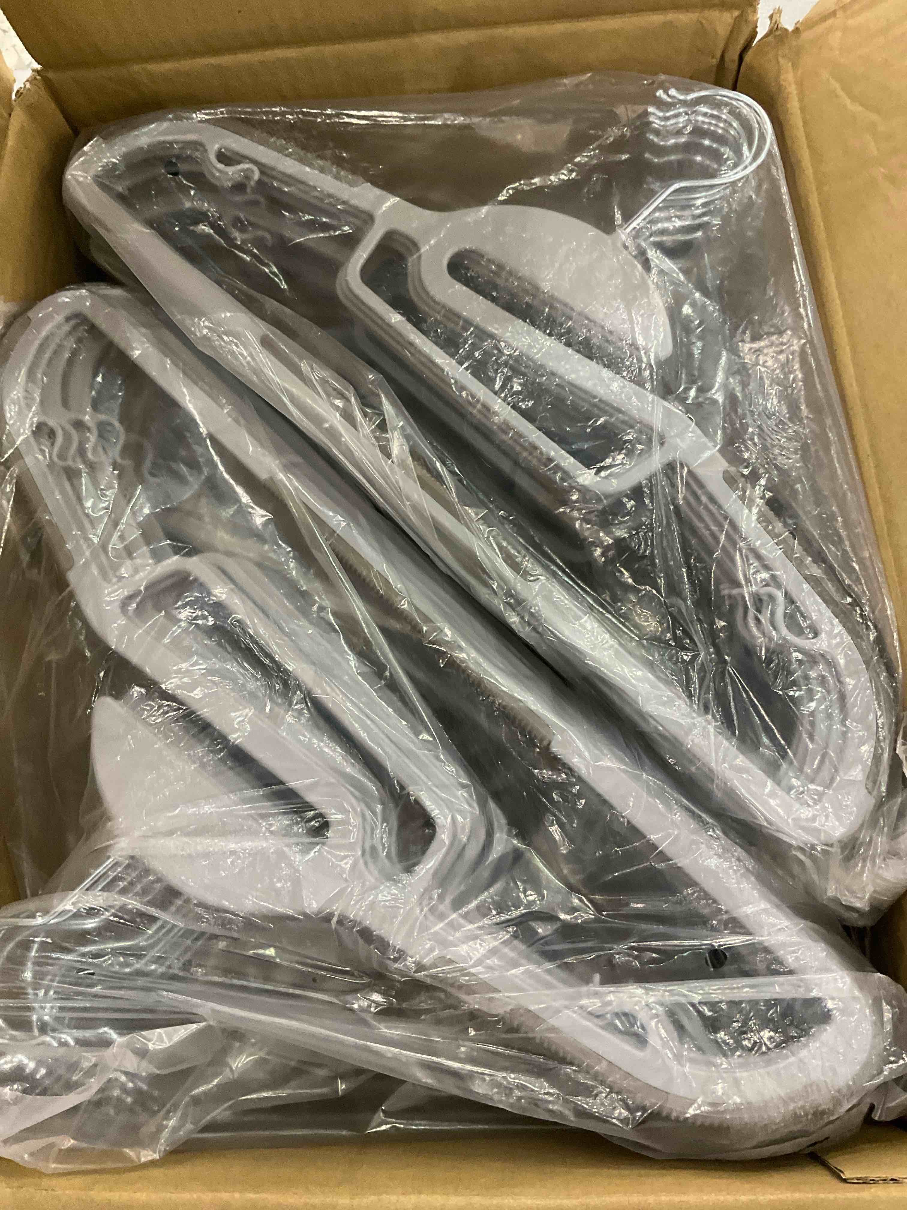 https://s3.amazonaws.com/lotting-images-prod/BargainHunt/EXS01042541_1707494068728.jpeg