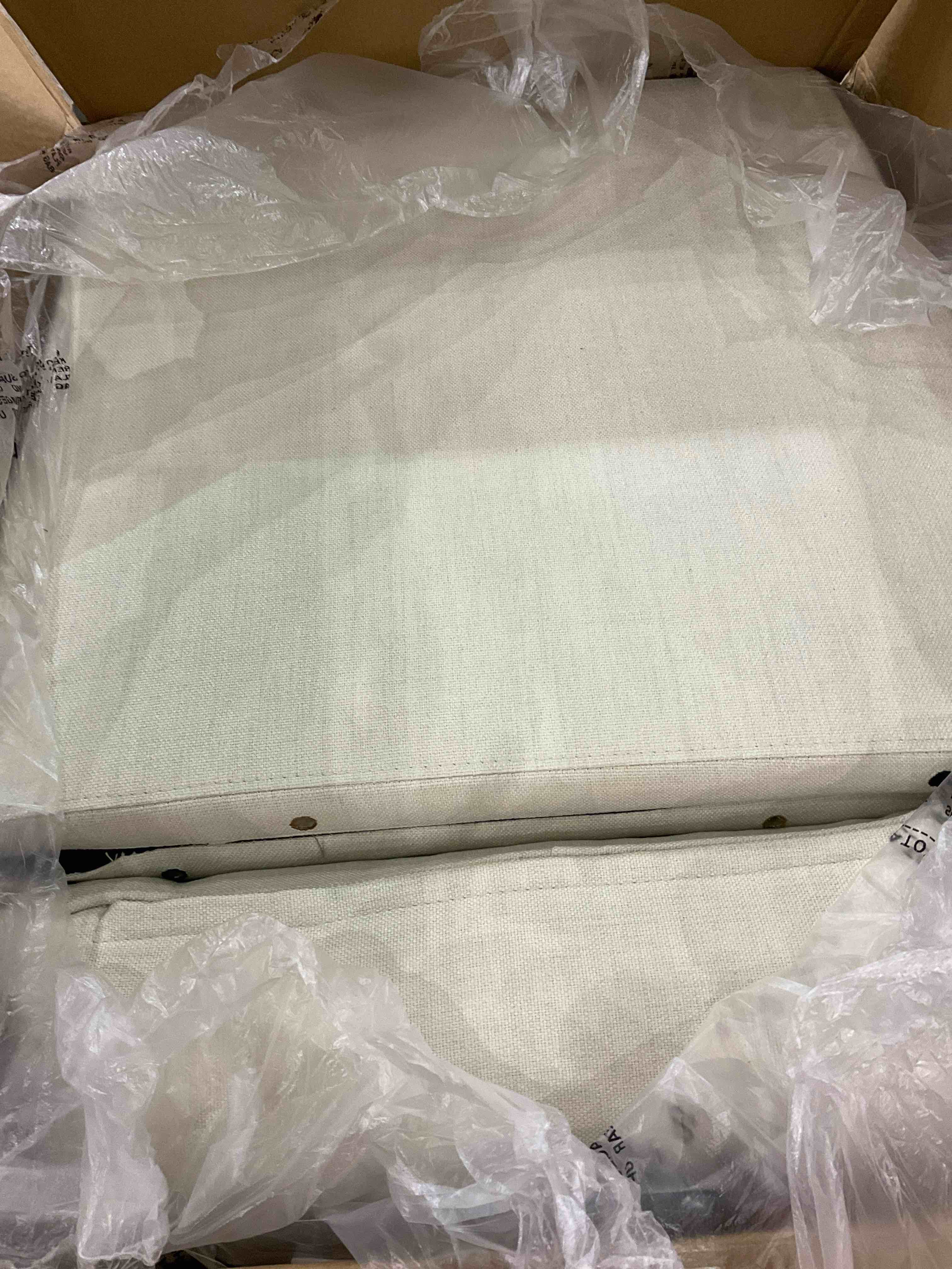 https://s3.amazonaws.com/lotting-images-prod/BargainHunt/EXS01042667_1707752169173.jpeg