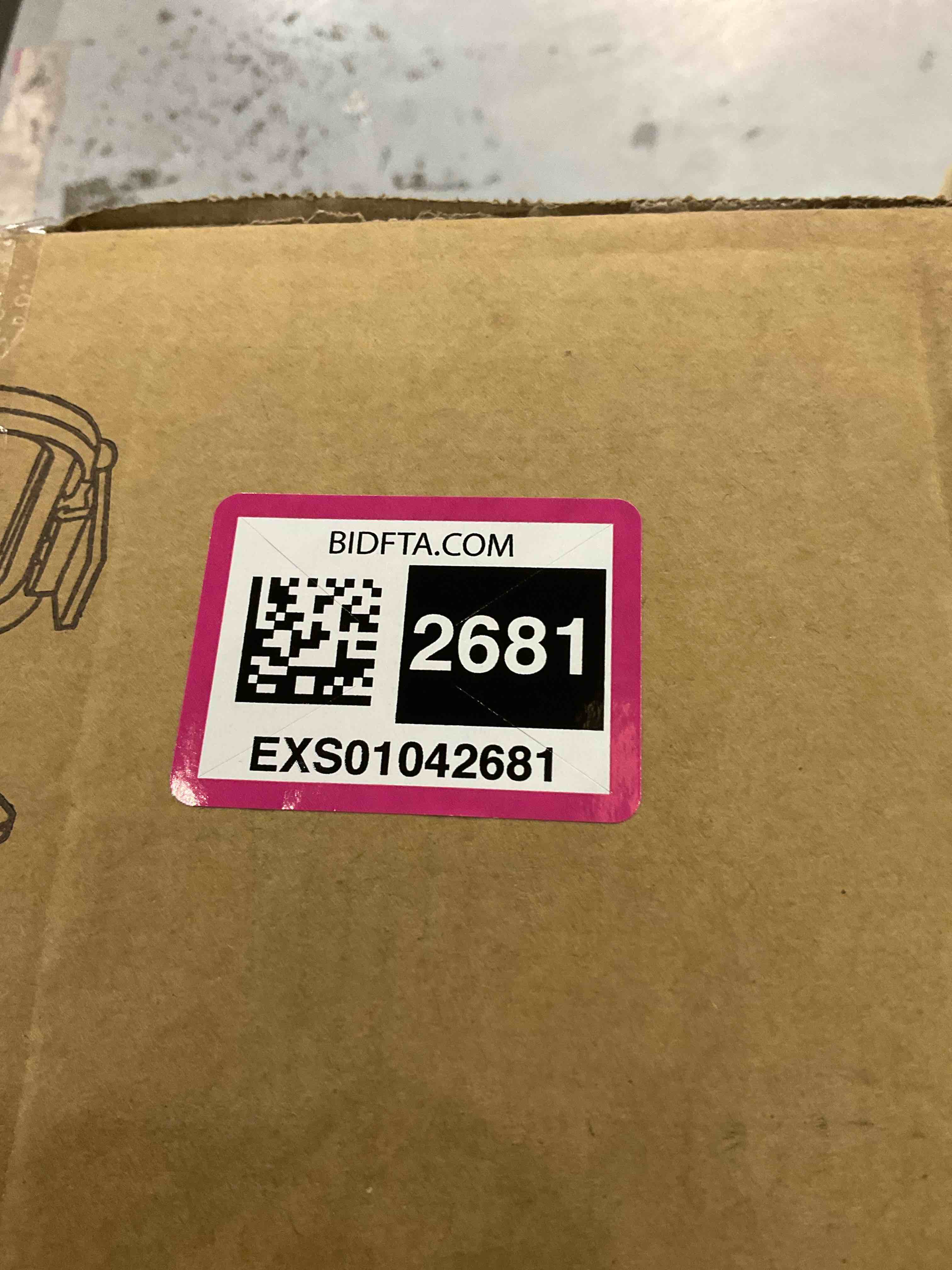 https://s3.amazonaws.com/lotting-images-prod/BargainHunt/EXS01042681_1707756092744.jpeg