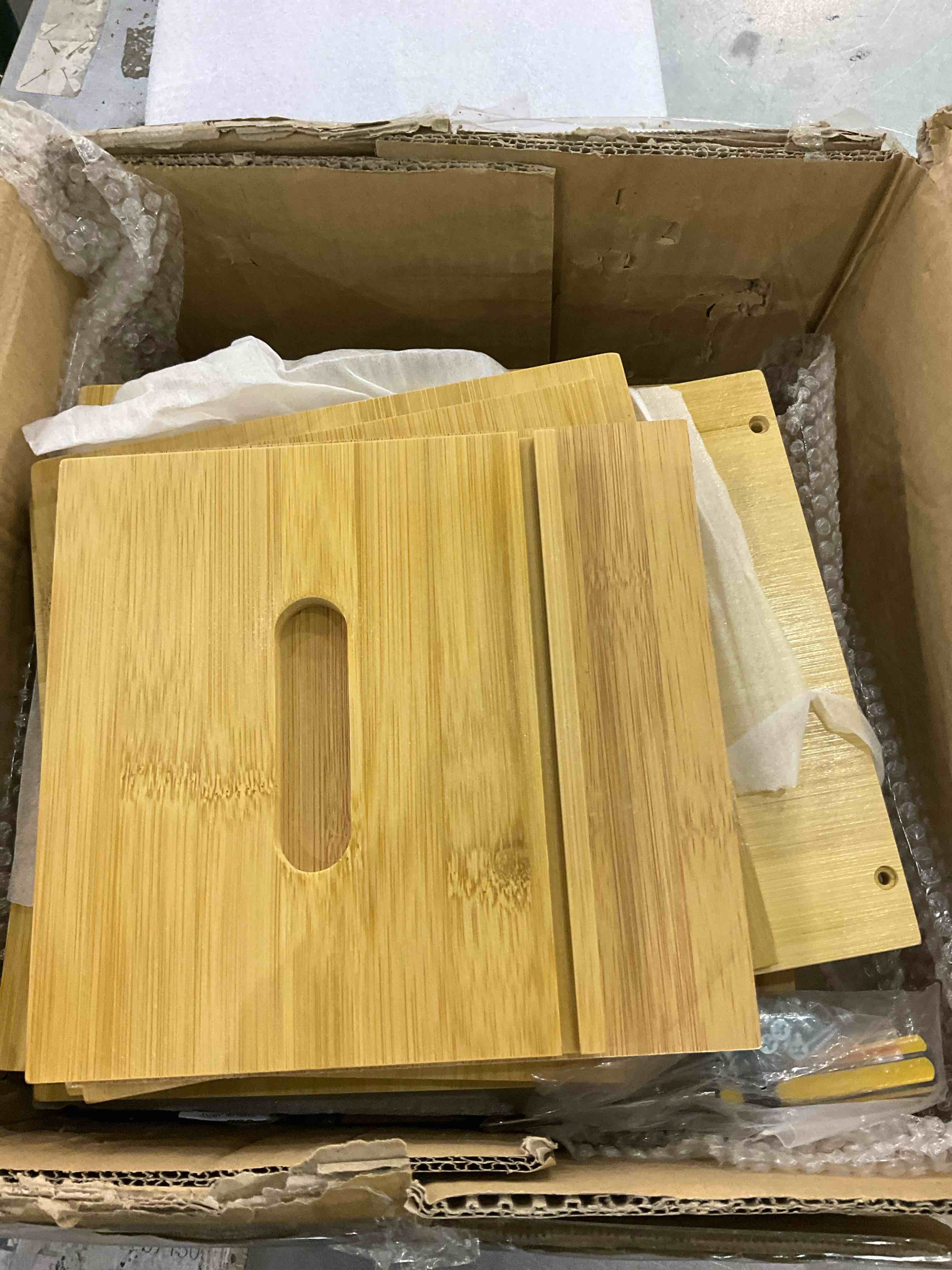 https://s3.amazonaws.com/lotting-images-prod/BargainHunt/EXS01042736_1707827663353.jpeg