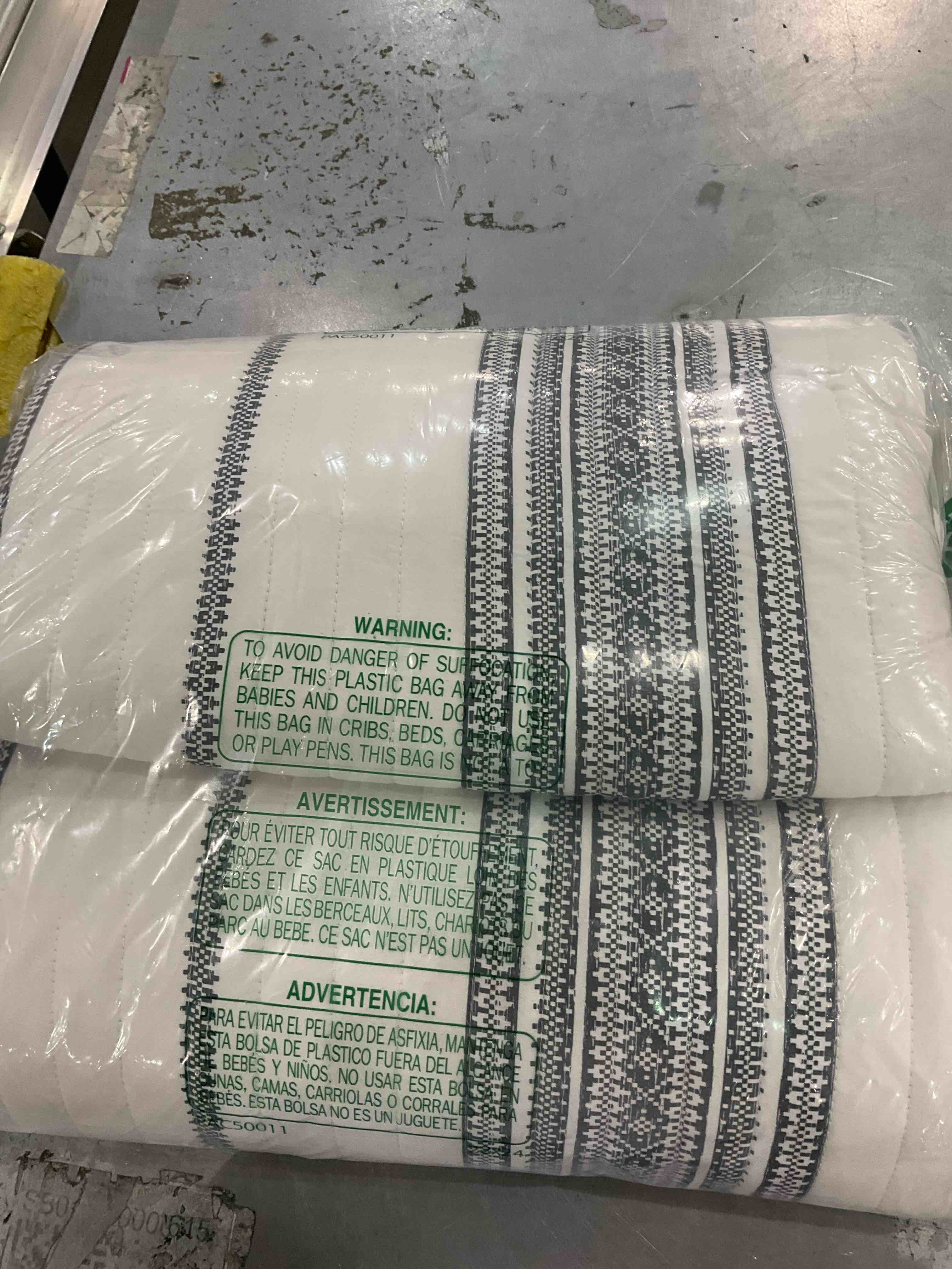 https://s3.amazonaws.com/lotting-images-prod/BargainHunt/EXS01042845_1707912902620.jpeg