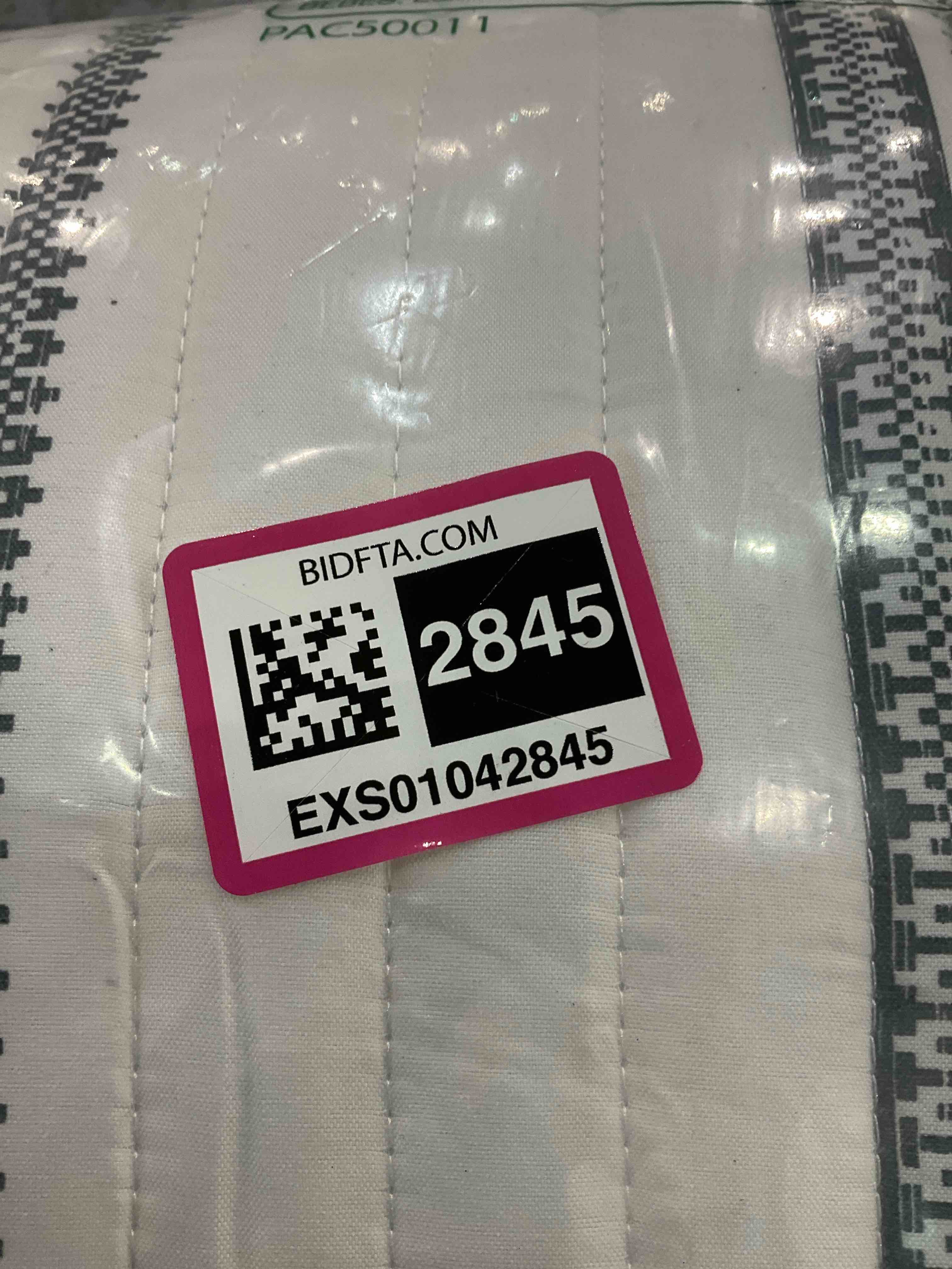 https://s3.amazonaws.com/lotting-images-prod/BargainHunt/EXS01042845_1707912912153.jpeg