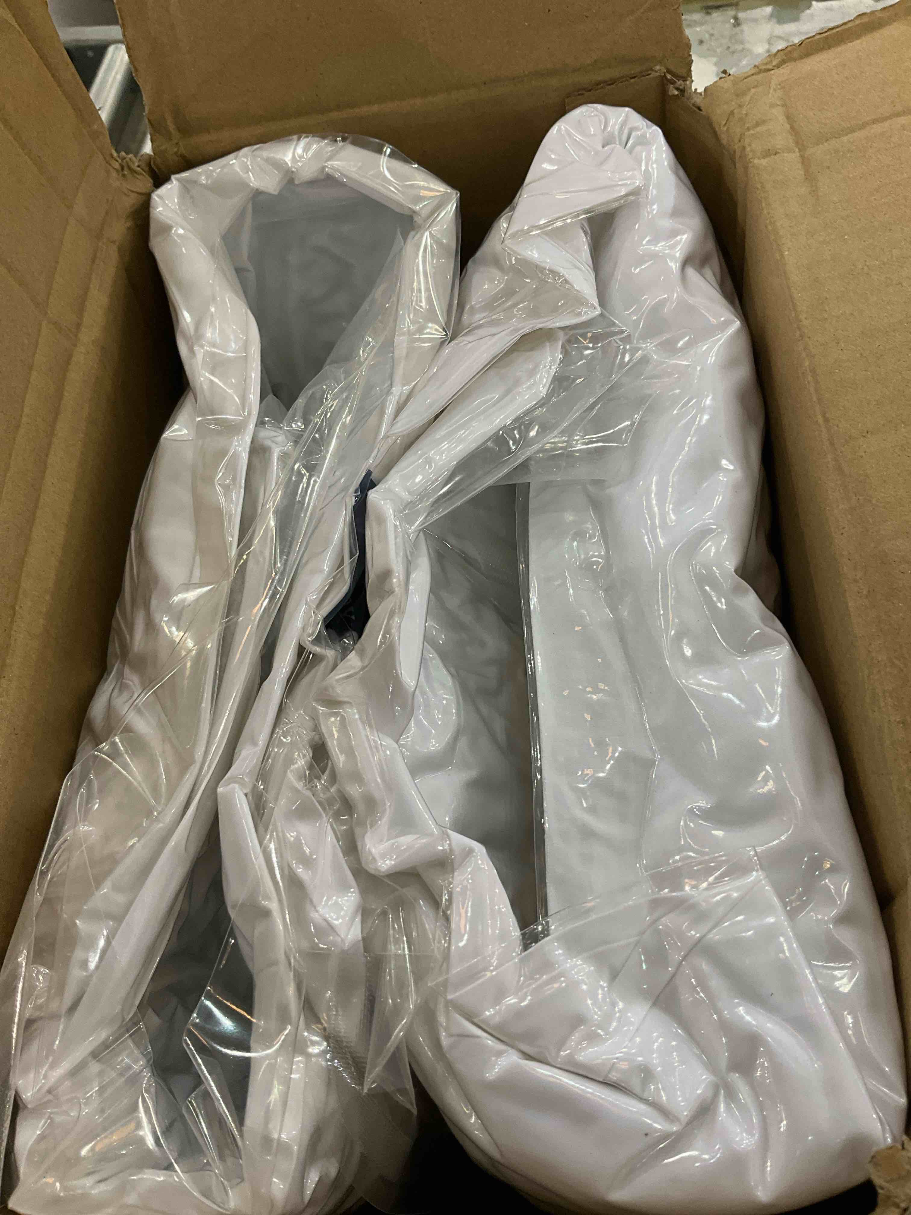 https://s3.amazonaws.com/lotting-images-prod/BargainHunt/EXS01042928_1707928385971.jpeg