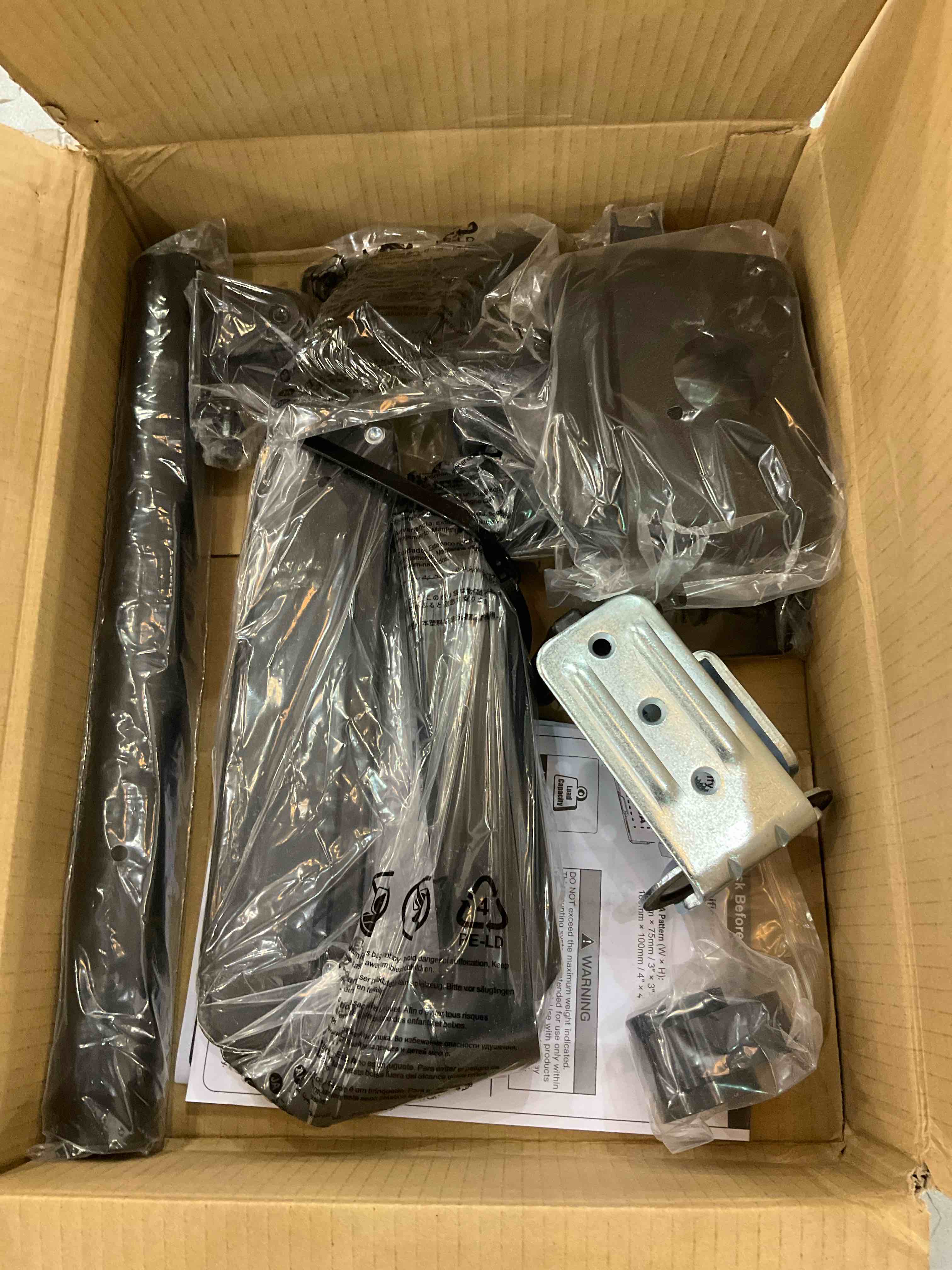 https://s3.amazonaws.com/lotting-images-prod/BargainHunt/EXS01042943_1707933744342.jpeg