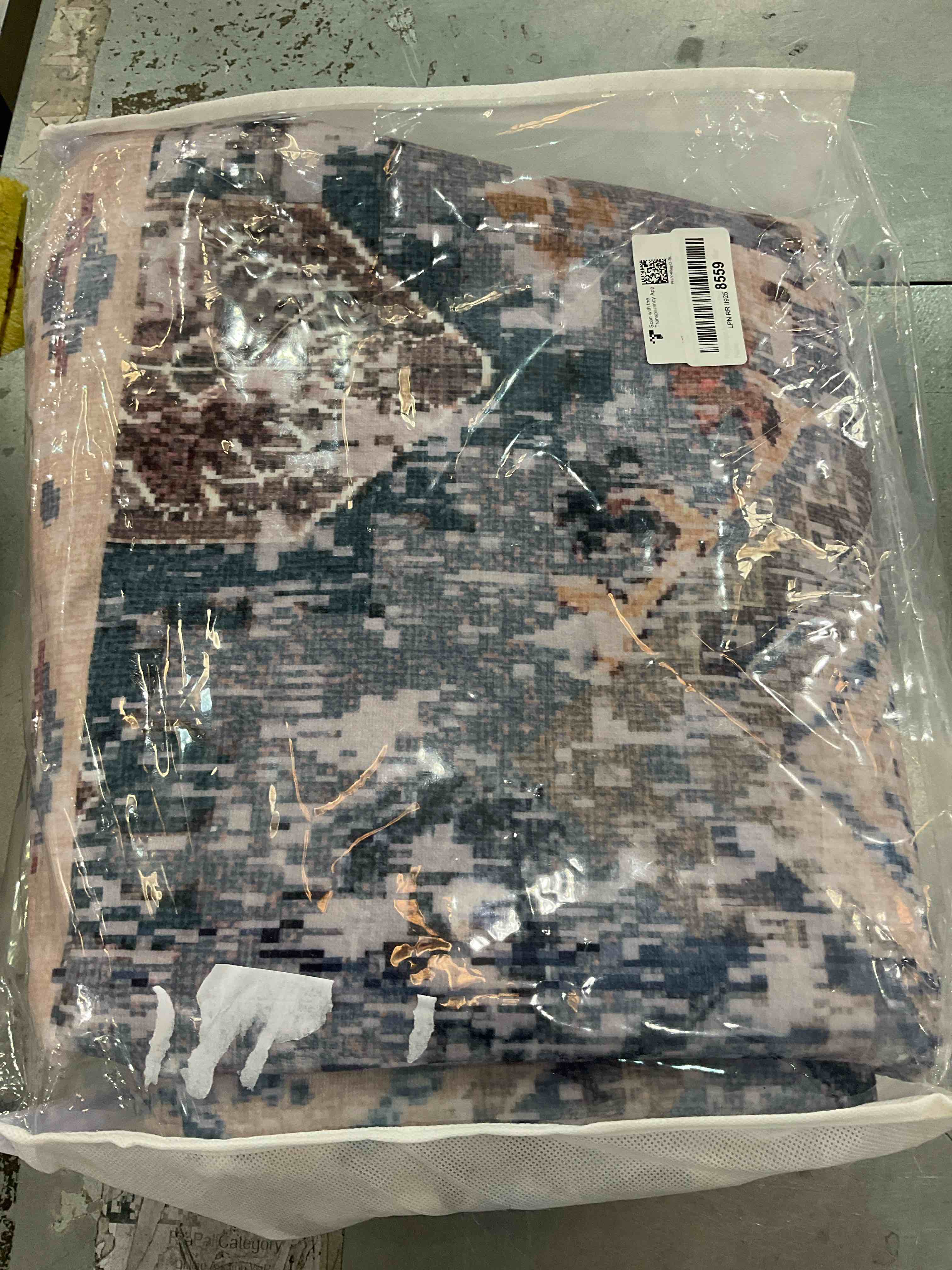 https://s3.amazonaws.com/lotting-images-prod/BargainHunt/EXS01042956_1707935563422.jpeg