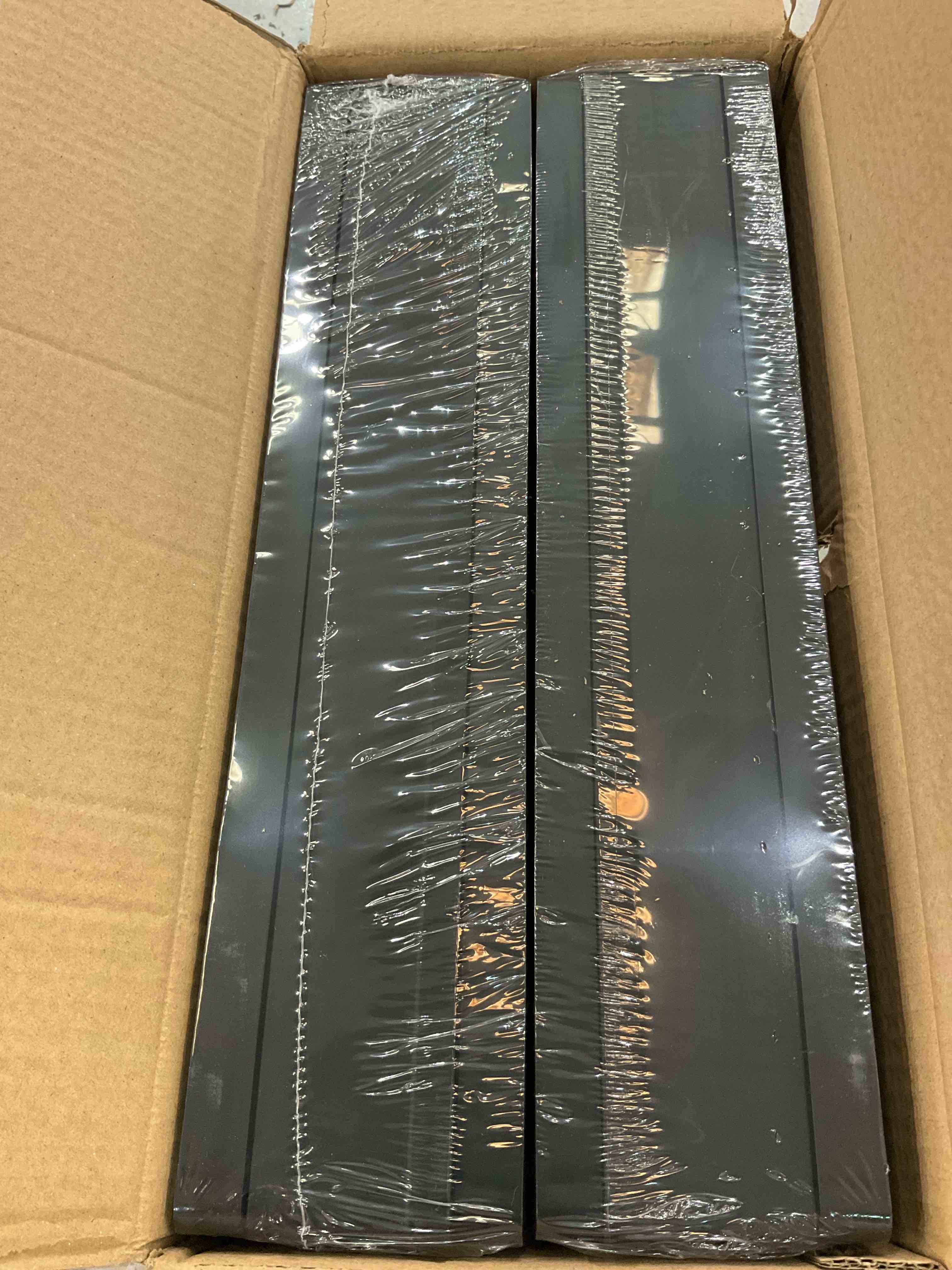https://s3.amazonaws.com/lotting-images-prod/BargainHunt/EXS01042958_1707935911523.jpeg
