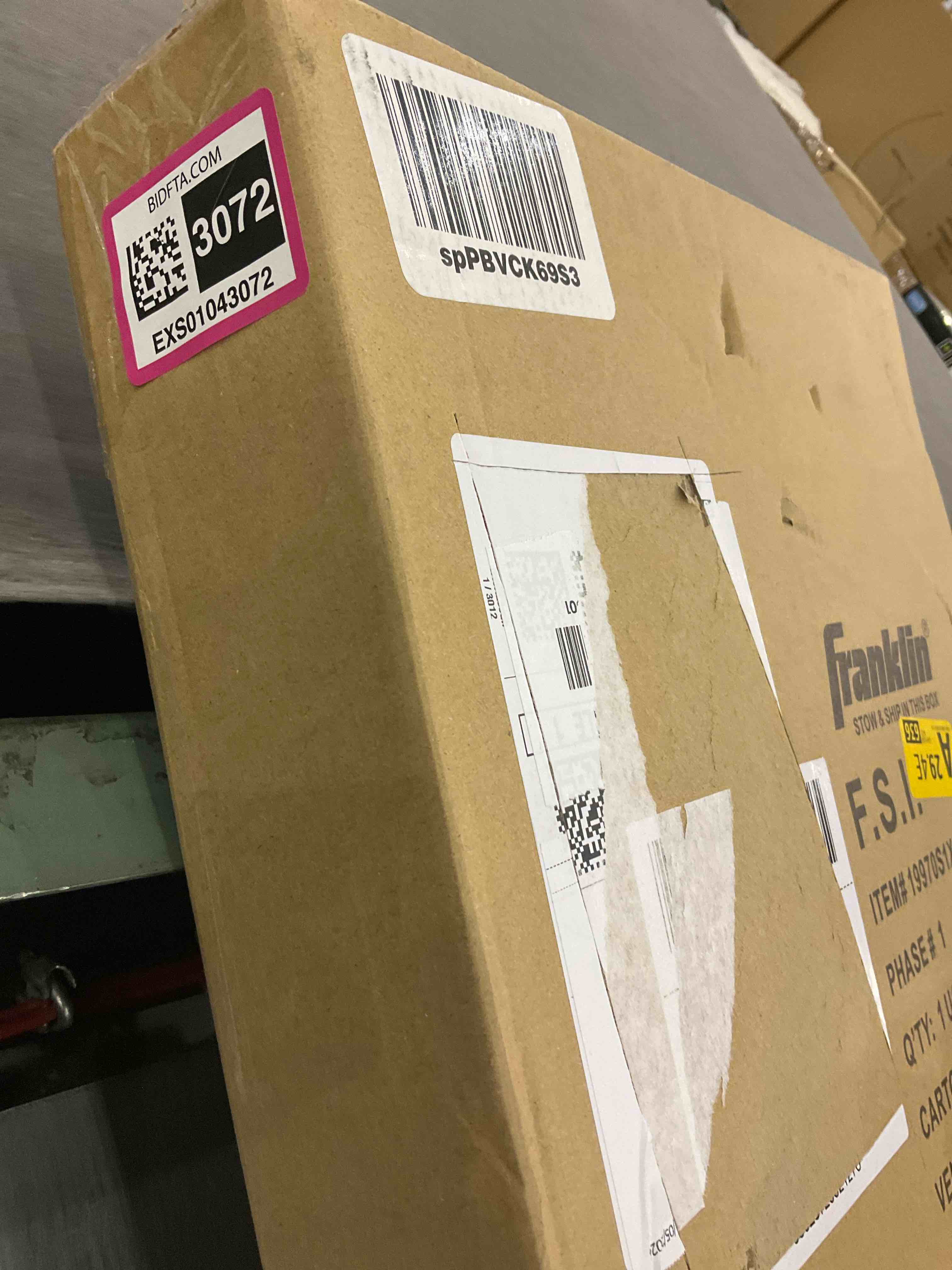 https://s3.amazonaws.com/lotting-images-prod/BargainHunt/EXS01043072_1708627674555.jpeg