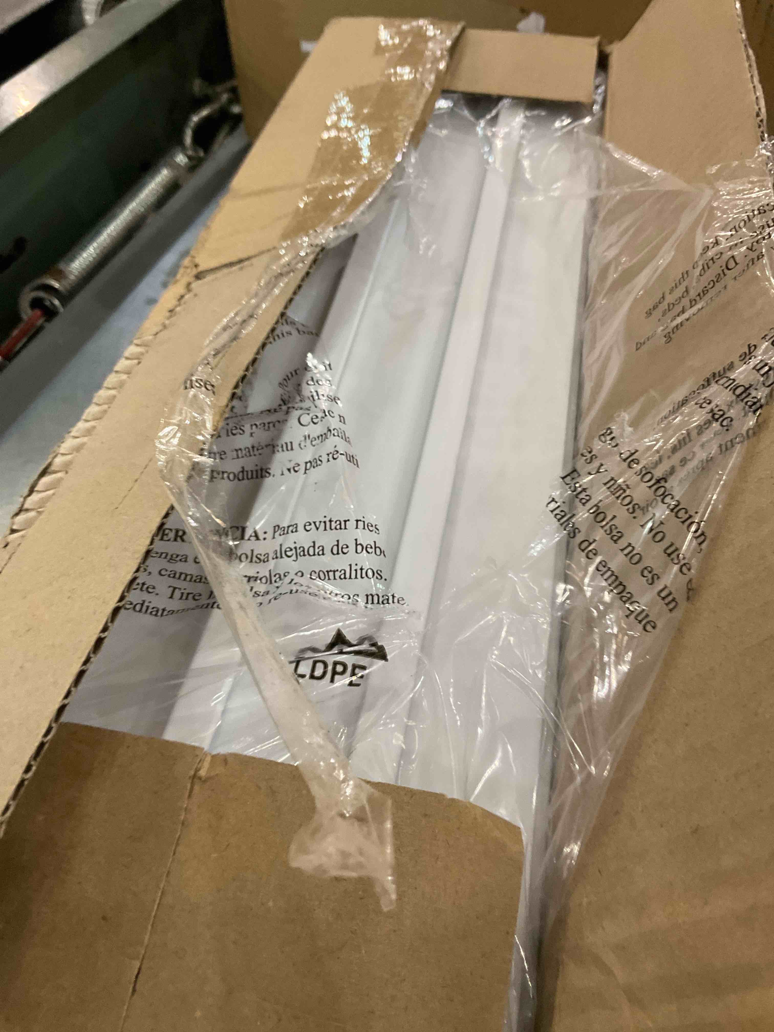 https://s3.amazonaws.com/lotting-images-prod/BargainHunt/EXS01043168_1708699790014.jpeg
