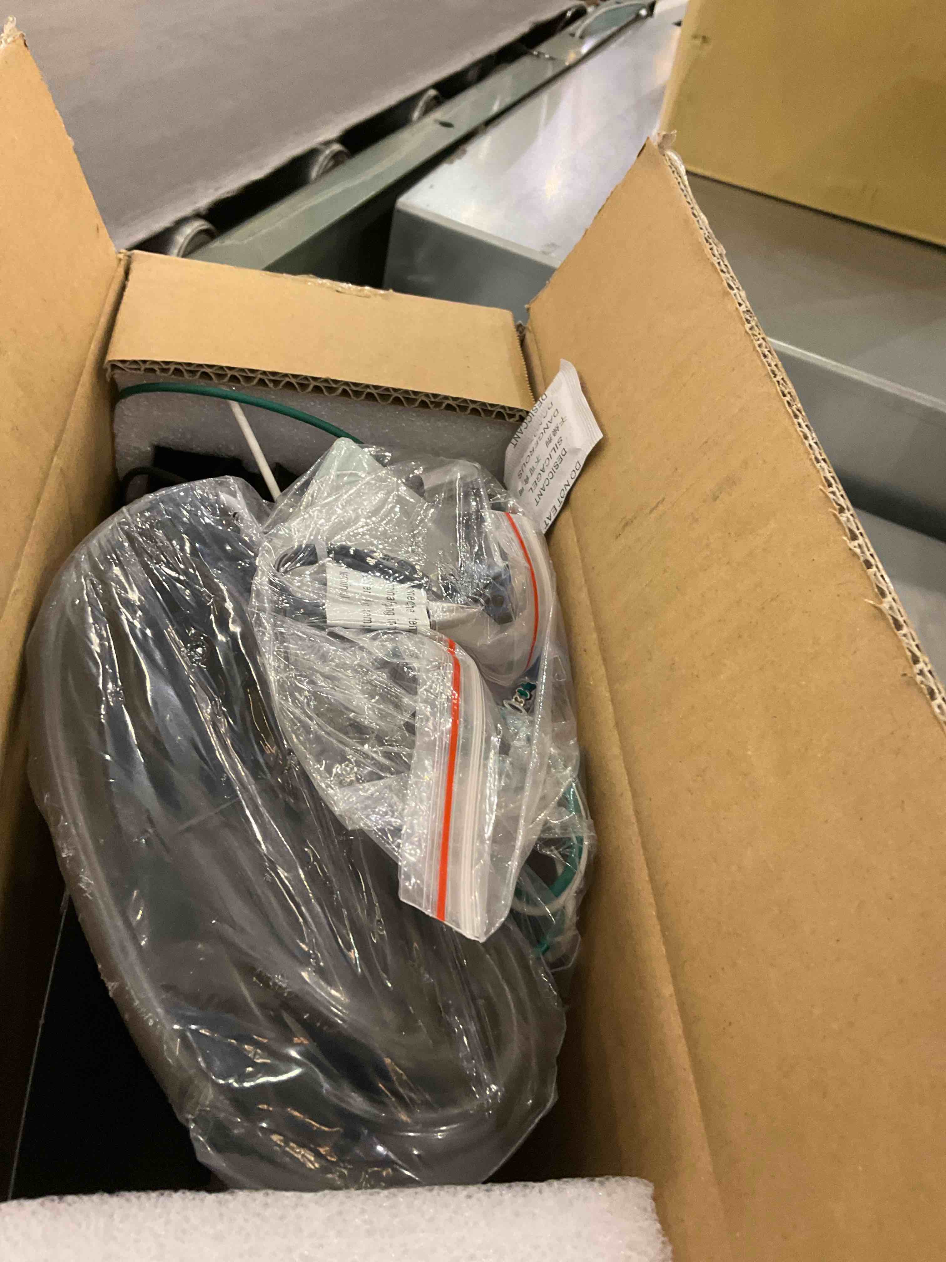 https://s3.amazonaws.com/lotting-images-prod/BargainHunt/EXS01043169_1708699900962.jpeg