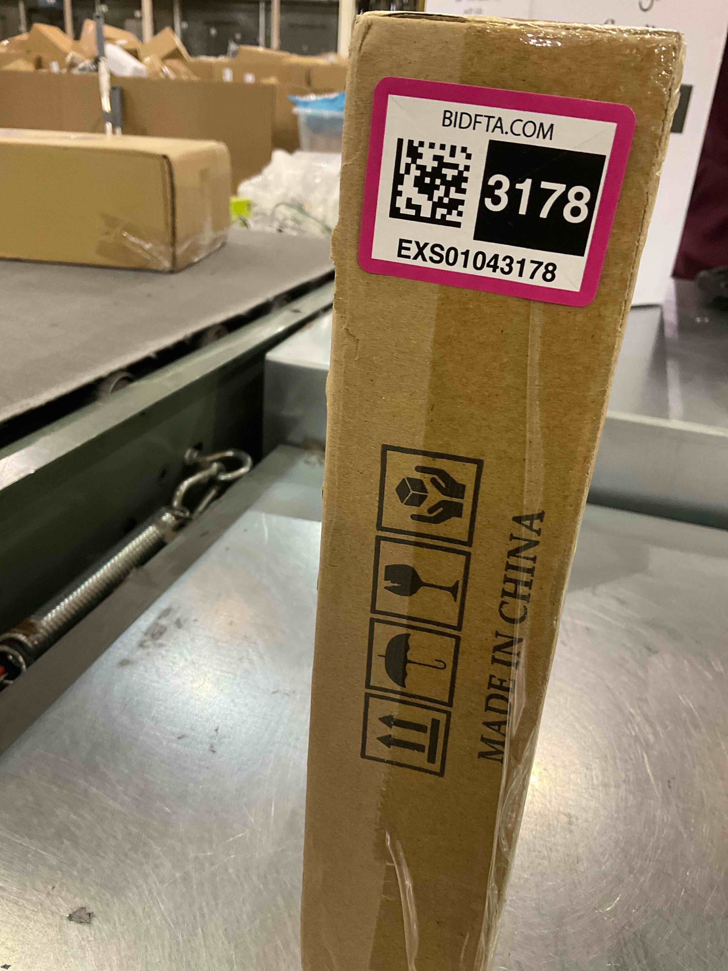https://s3.amazonaws.com/lotting-images-prod/BargainHunt/EXS01043178_1708700523551.jpeg