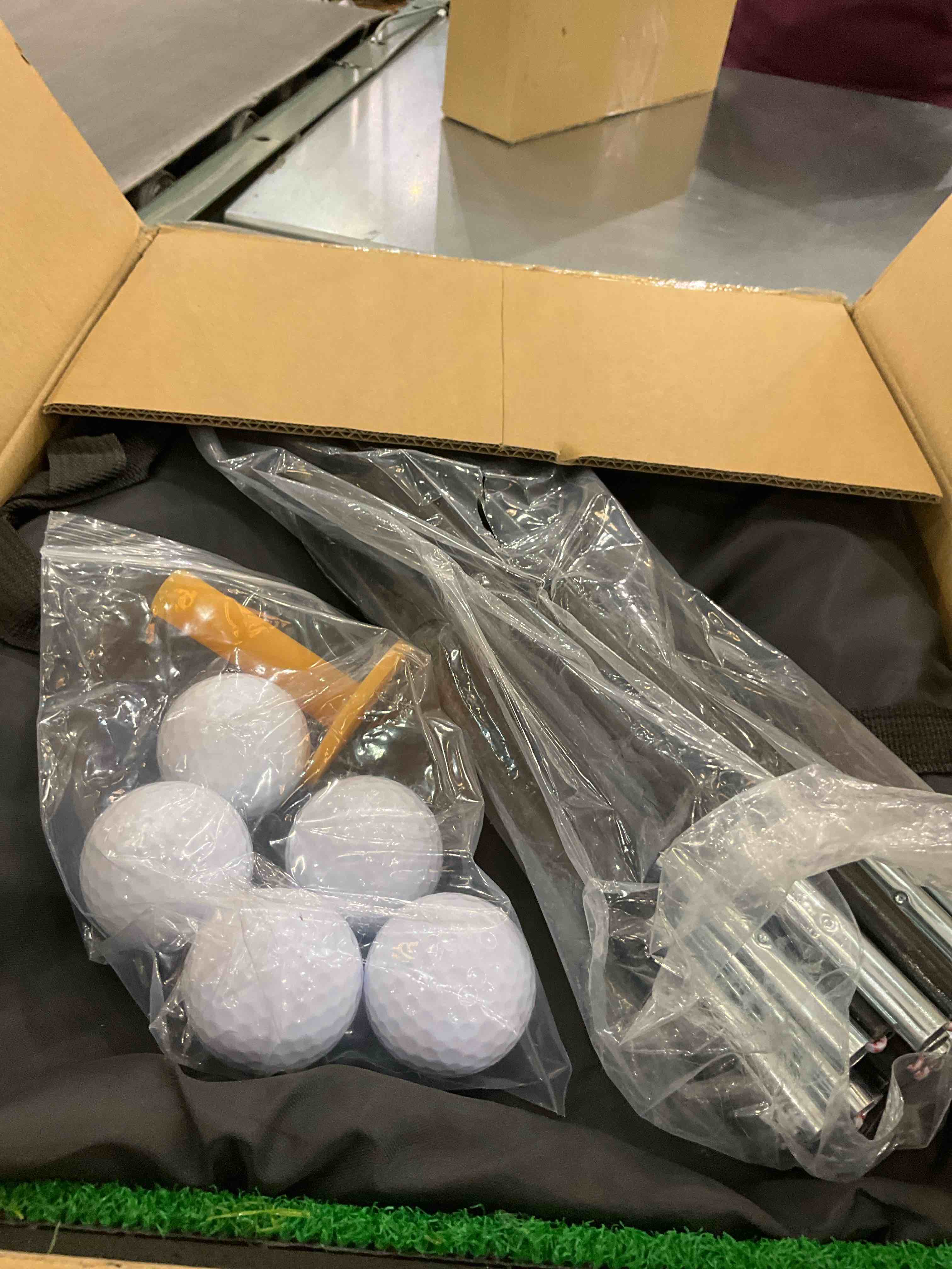 https://s3.amazonaws.com/lotting-images-prod/BargainHunt/EXS01043187_1708701392009.jpeg