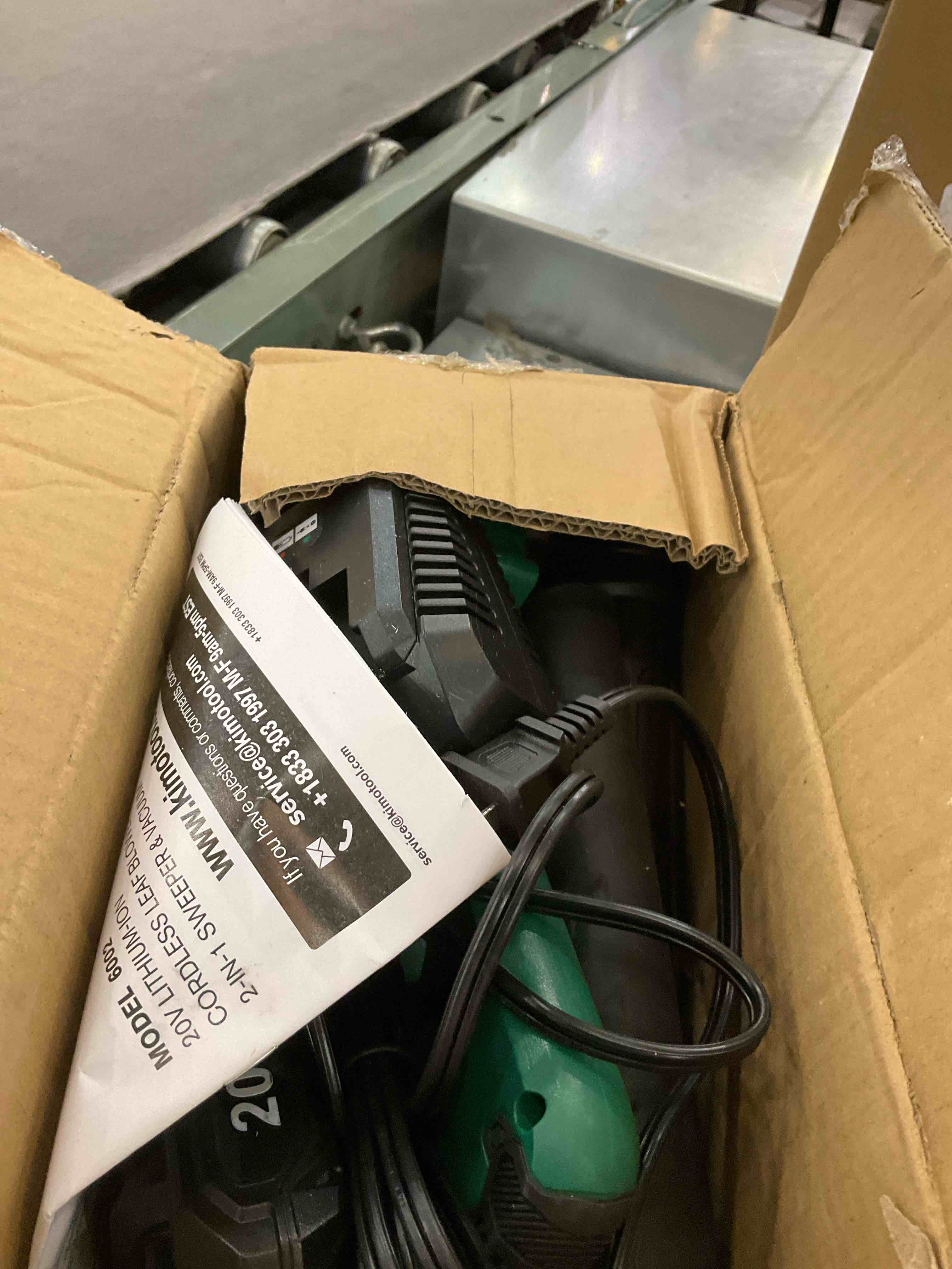 https://s3.amazonaws.com/lotting-images-prod/BargainHunt/EXS01043240_1708705437983.jpeg