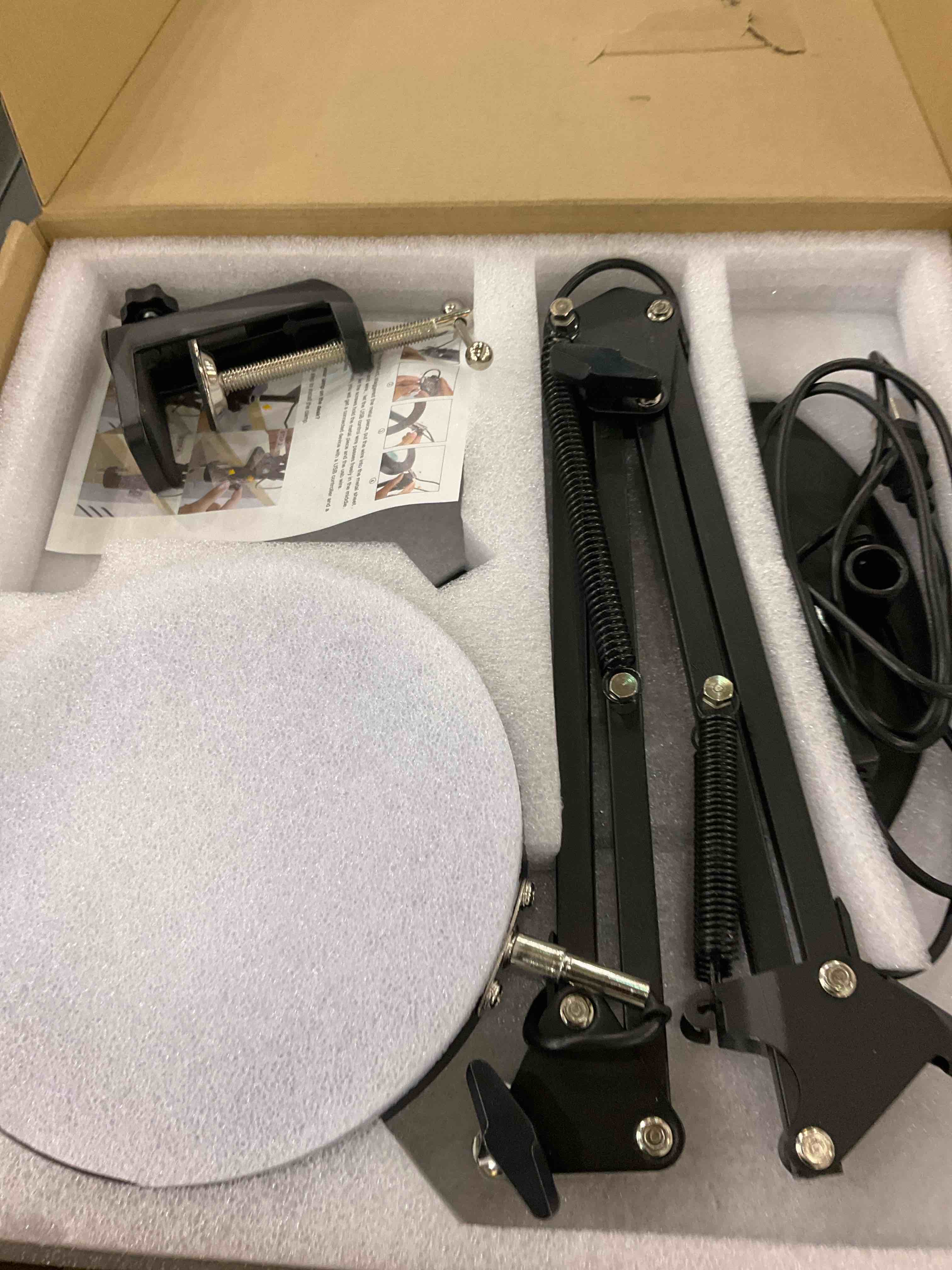 https://s3.amazonaws.com/lotting-images-prod/BargainHunt/EXS01043614_1709829375886.jpeg