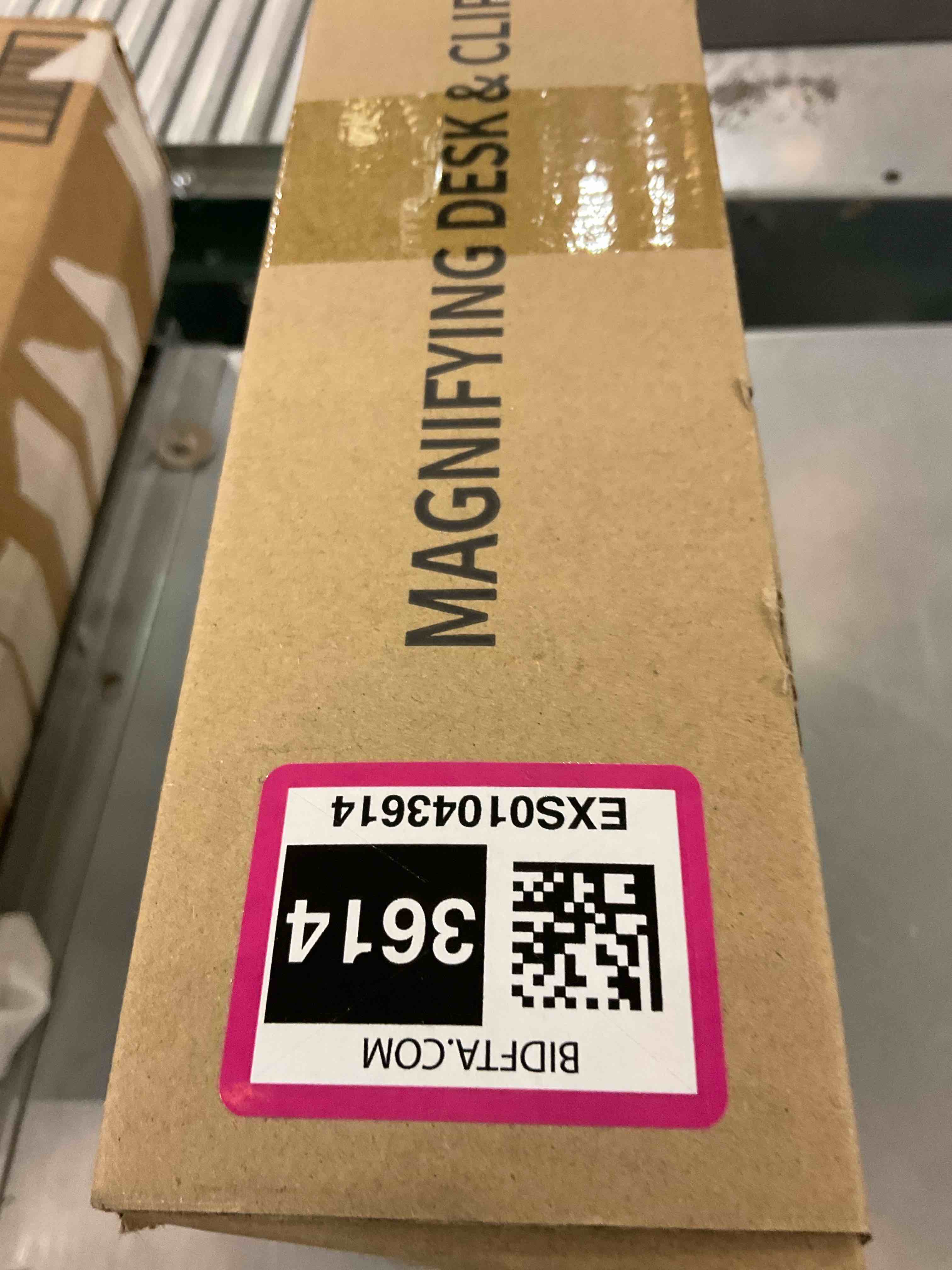 https://s3.amazonaws.com/lotting-images-prod/BargainHunt/EXS01043614_1709829396935.jpeg