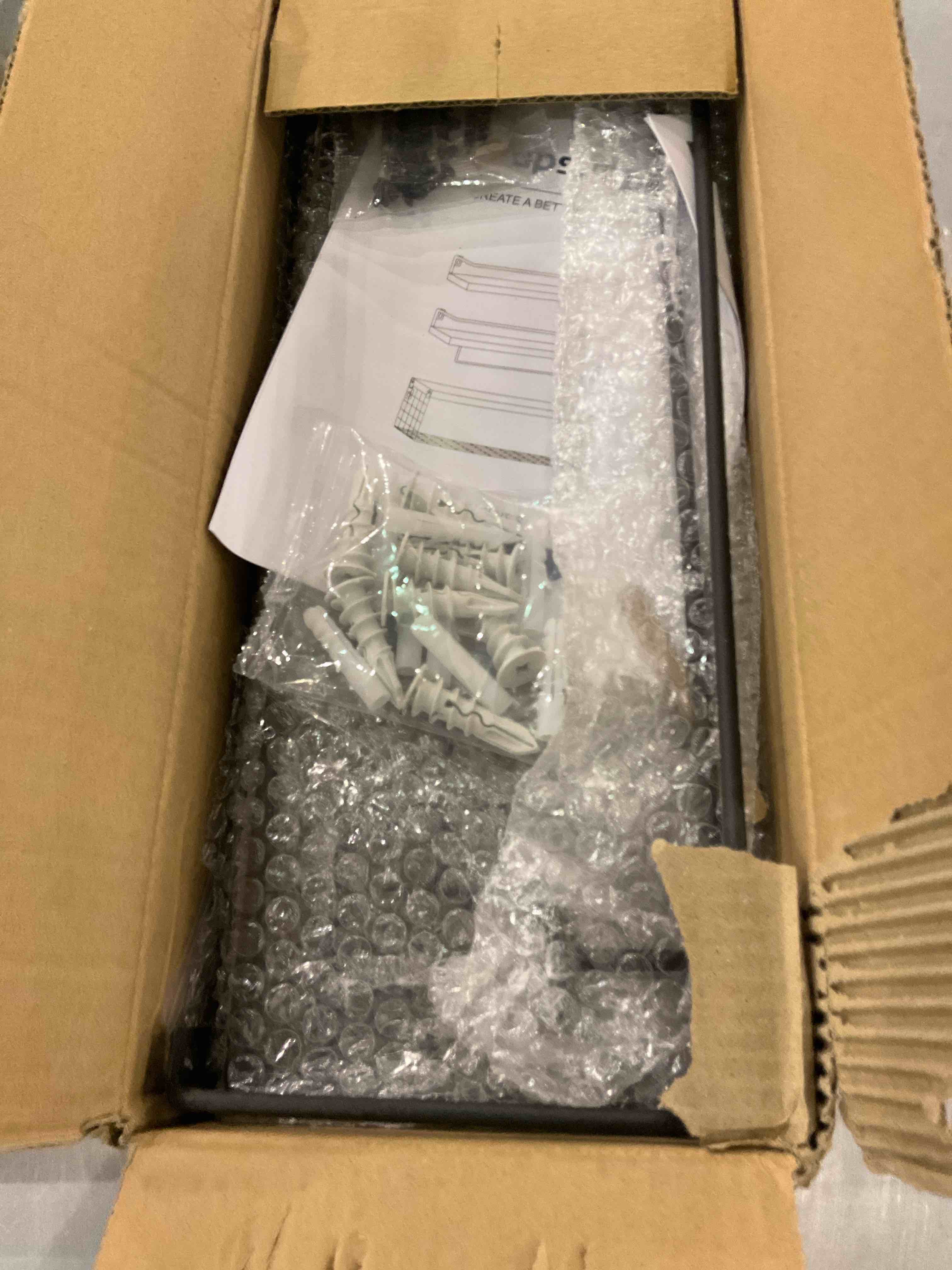 https://s3.amazonaws.com/lotting-images-prod/BargainHunt/EXS01043686_1709910771283.jpeg