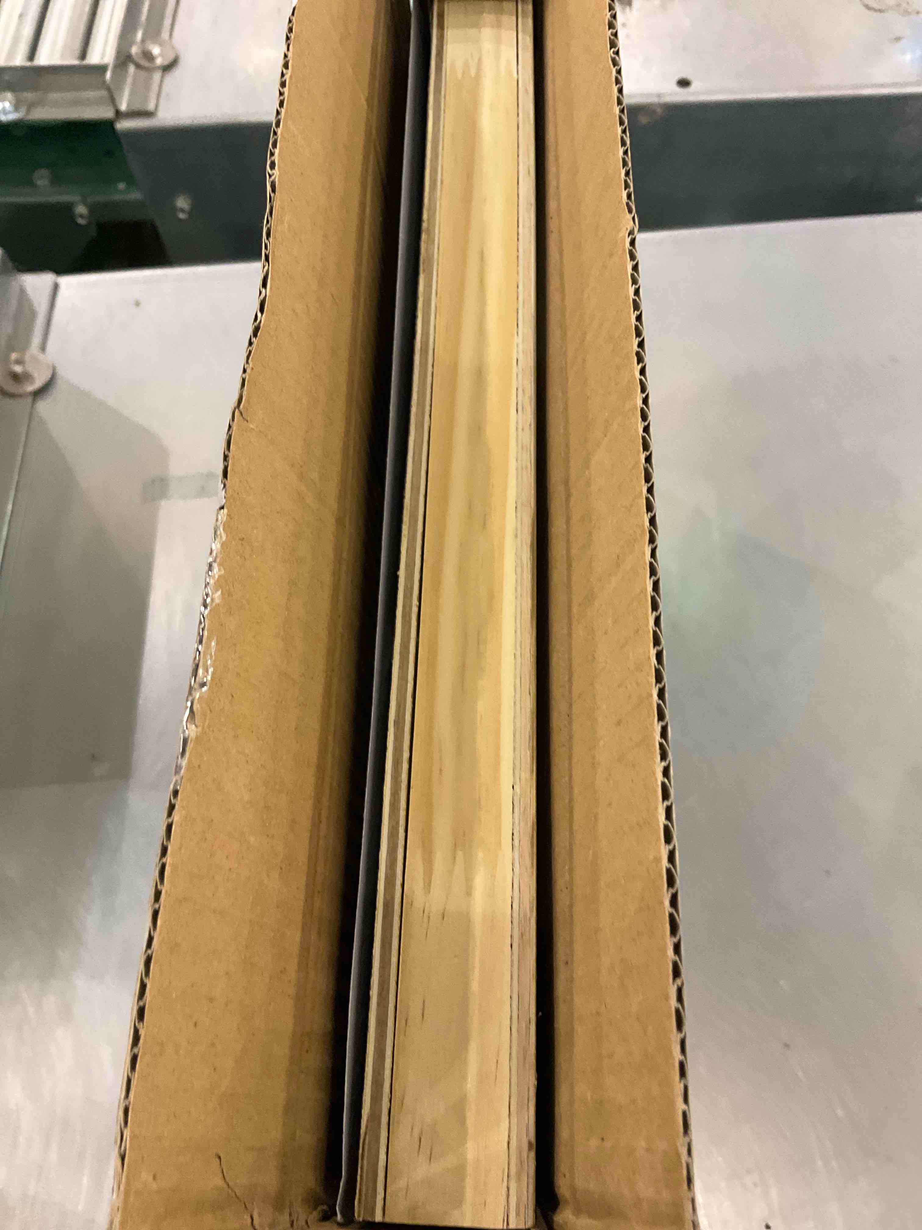 https://s3.amazonaws.com/lotting-images-prod/BargainHunt/EXS01043747_1709928548684.jpeg