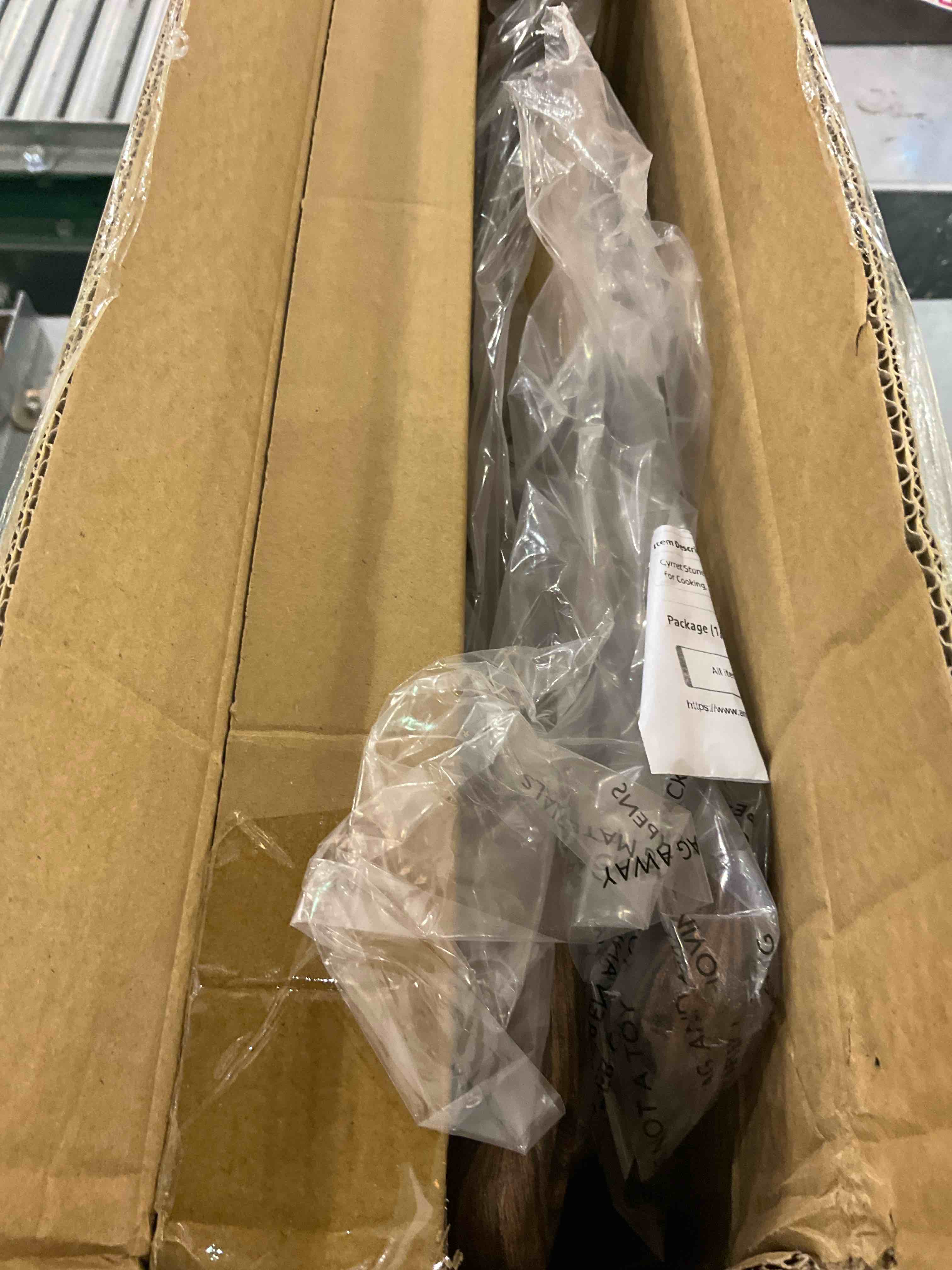 https://s3.amazonaws.com/lotting-images-prod/BargainHunt/EXS01043749_1709928285943.jpeg