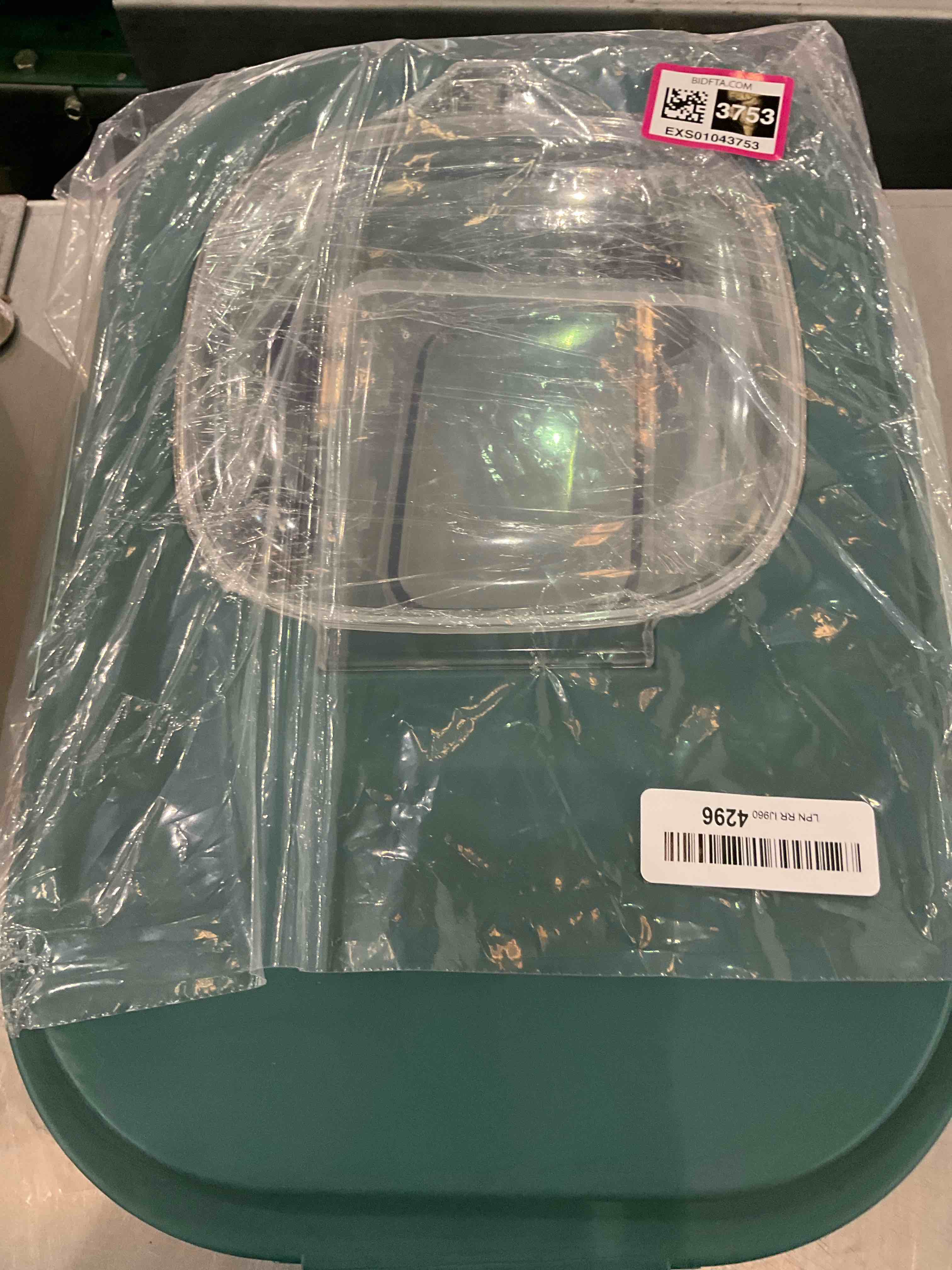 https://s3.amazonaws.com/lotting-images-prod/BargainHunt/EXS01043753_1709923569772.jpeg