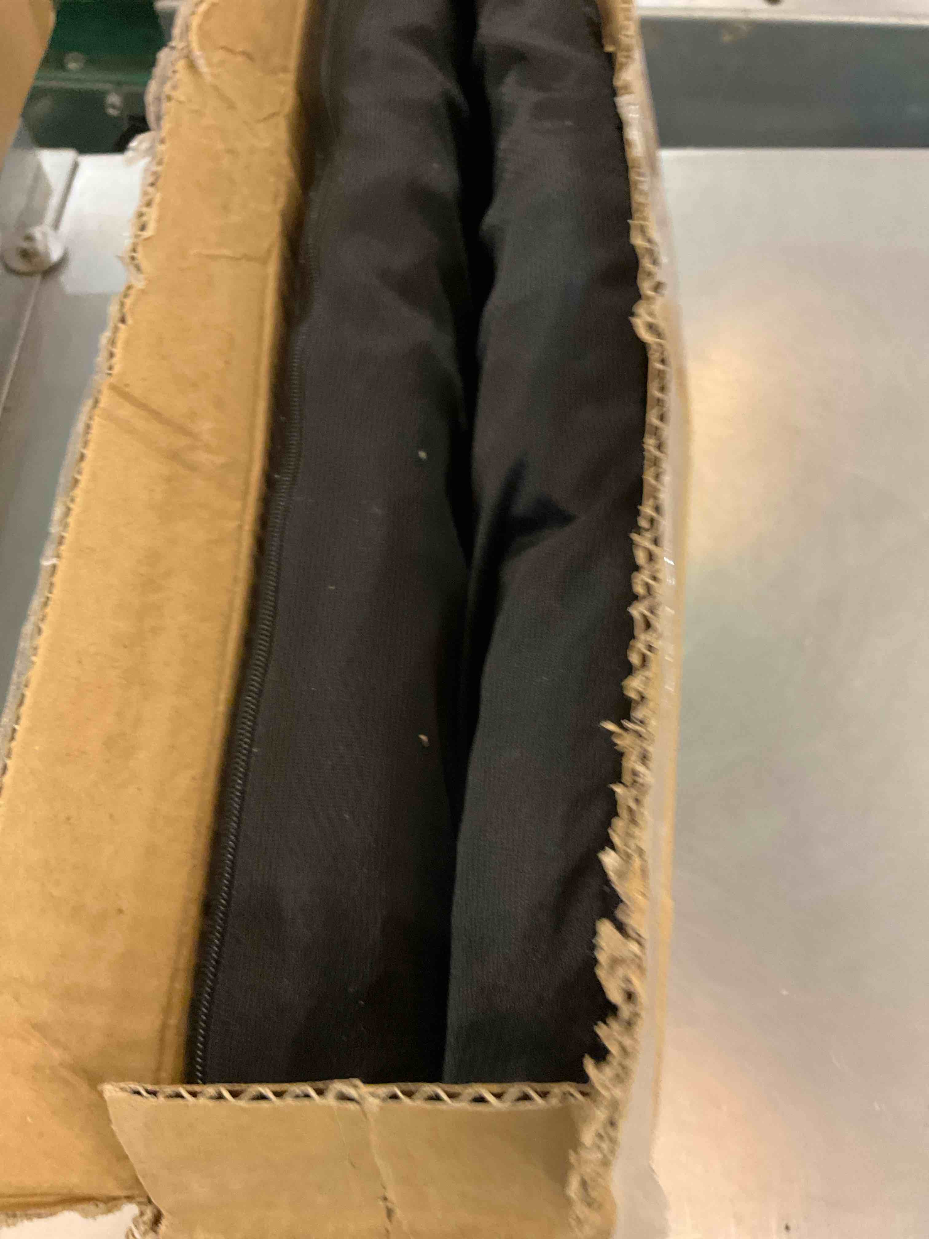 https://s3.amazonaws.com/lotting-images-prod/BargainHunt/EXS01043928_1710258398505.jpeg