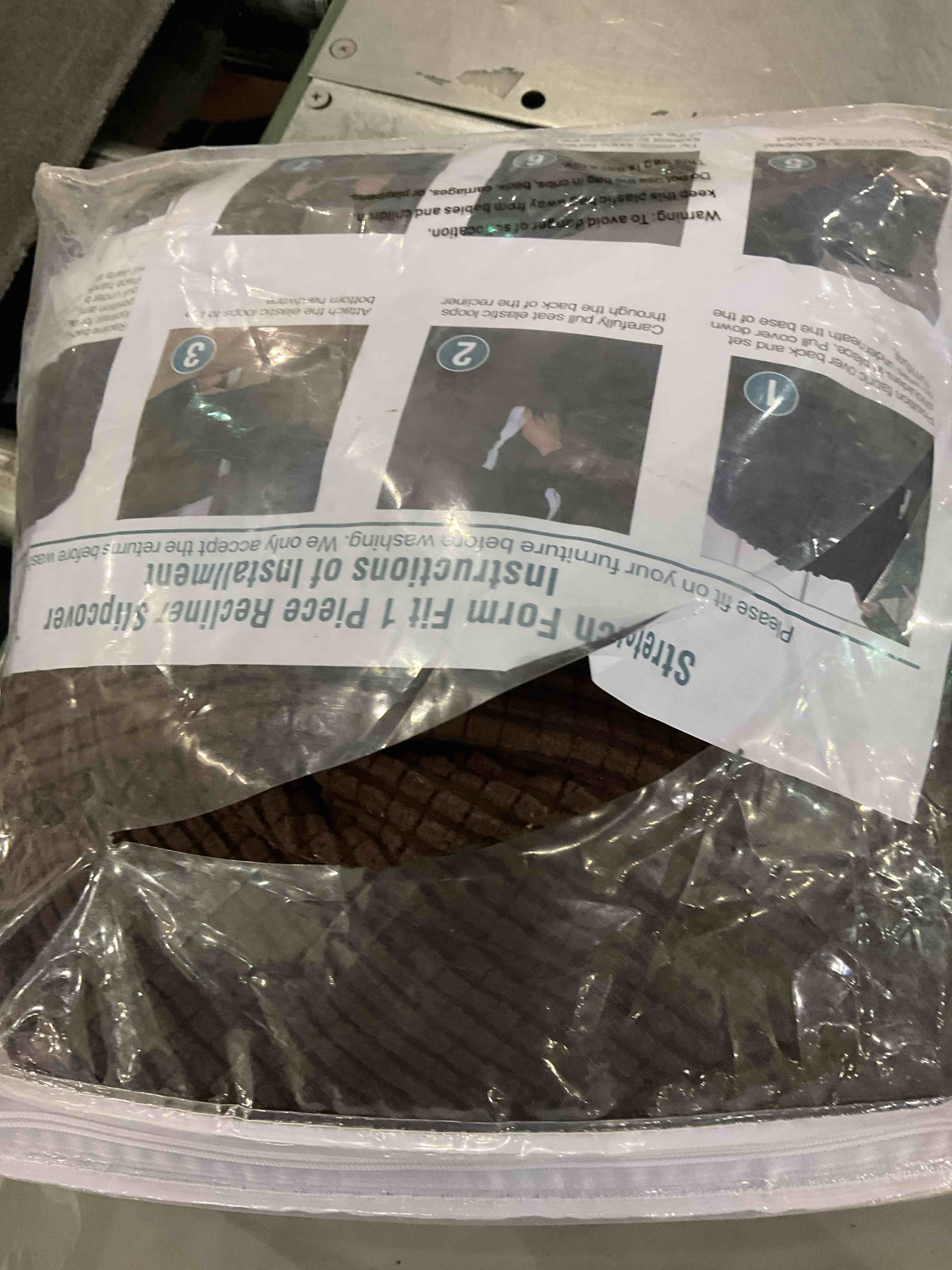 https://s3.amazonaws.com/lotting-images-prod/BargainHunt/EXS01044073_1707485379505.jpeg