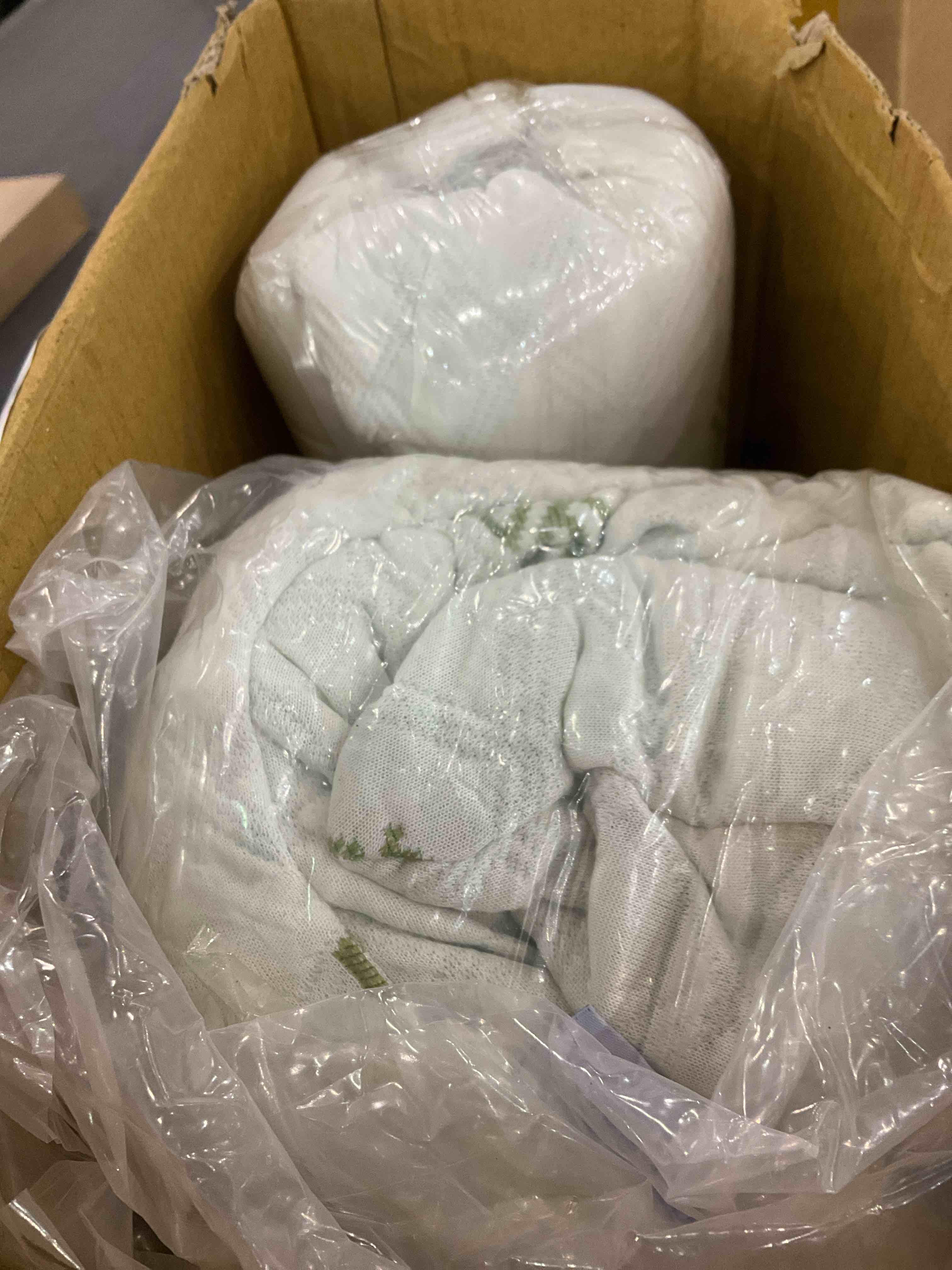 https://s3.amazonaws.com/lotting-images-prod/BargainHunt/EXS01044210_1707829840013.jpeg