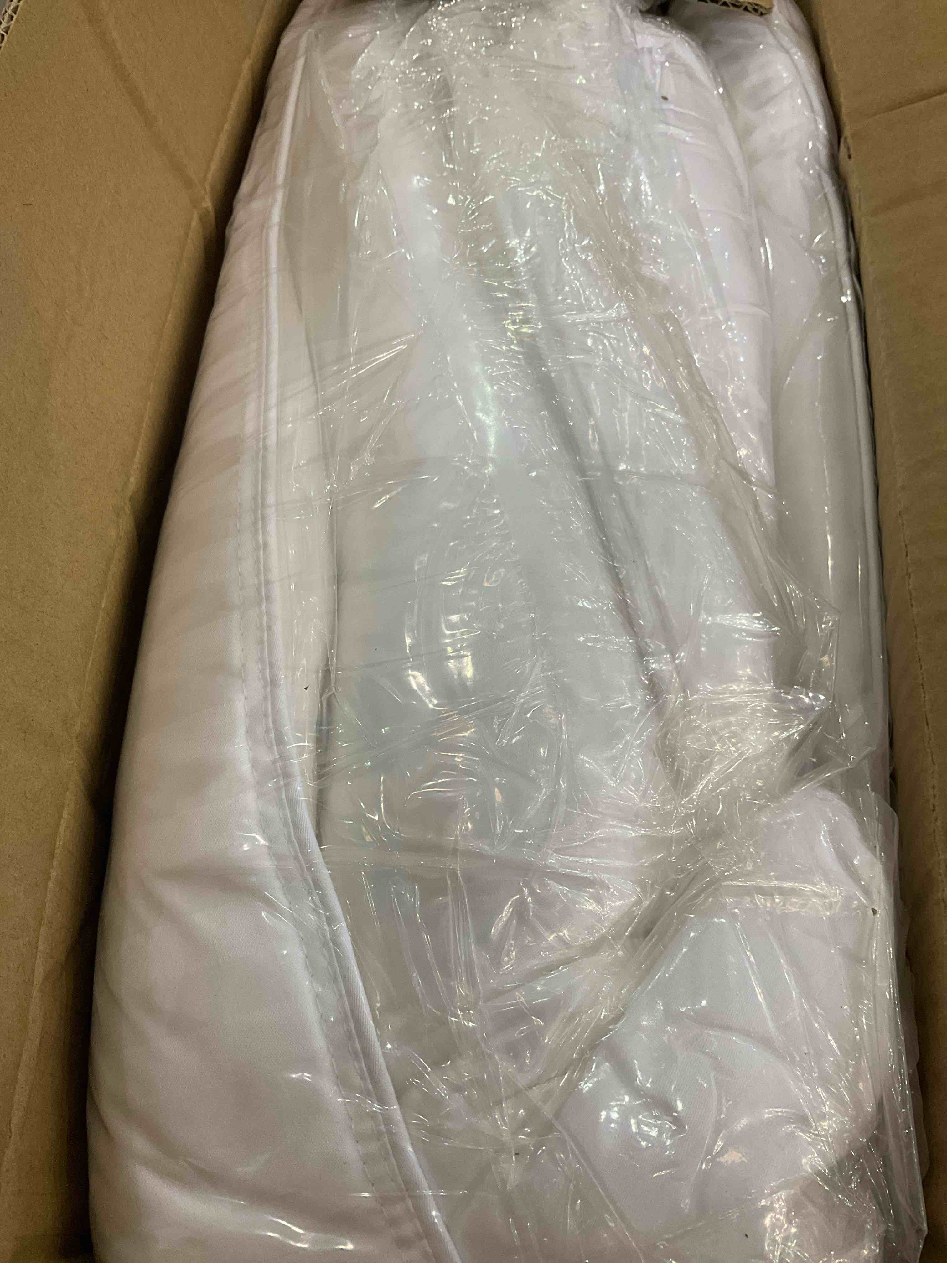 https://s3.amazonaws.com/lotting-images-prod/BargainHunt/EXS01044428_1707922720668.jpeg