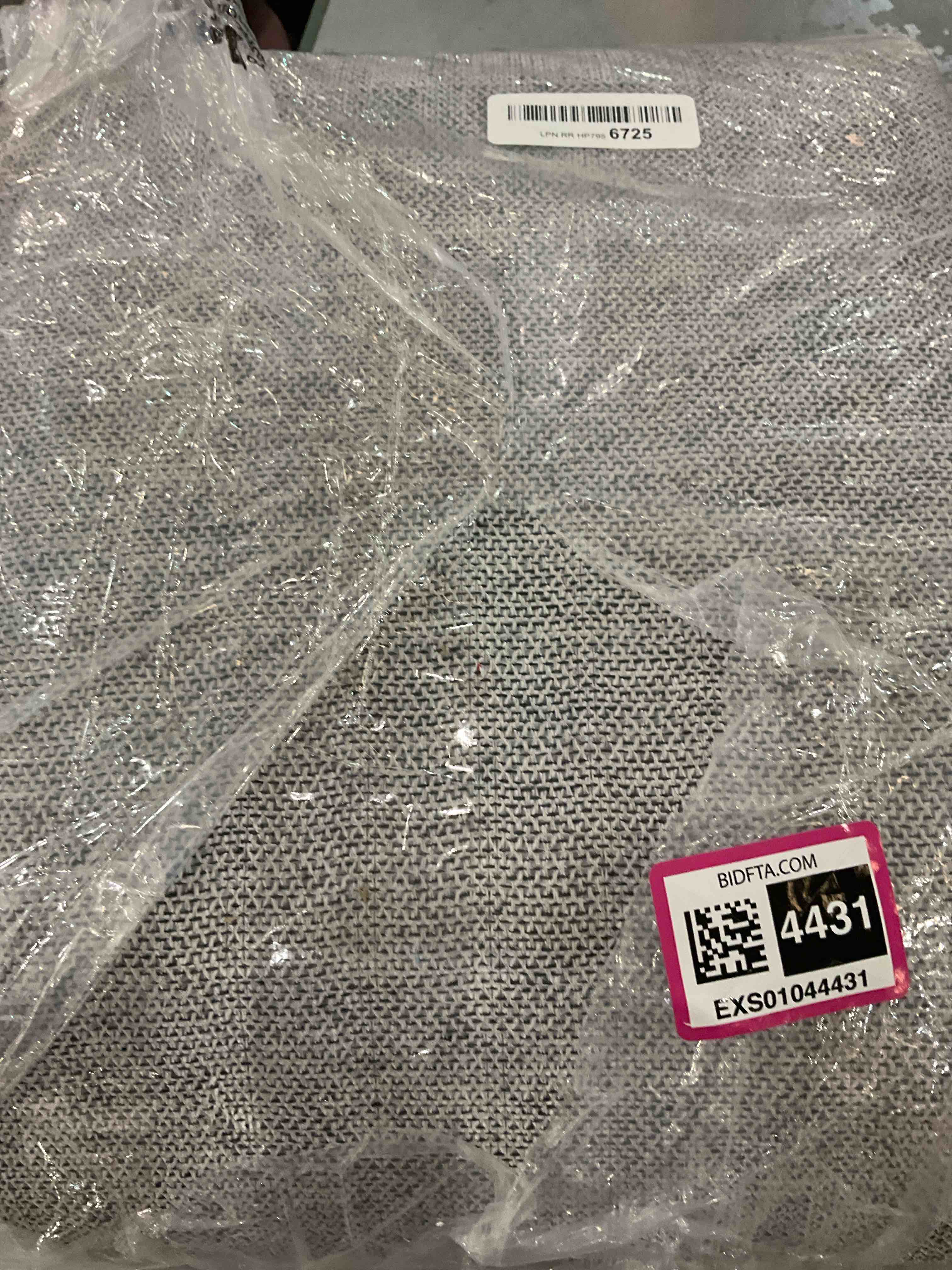 https://s3.amazonaws.com/lotting-images-prod/BargainHunt/EXS01044431_1707923580757.jpeg