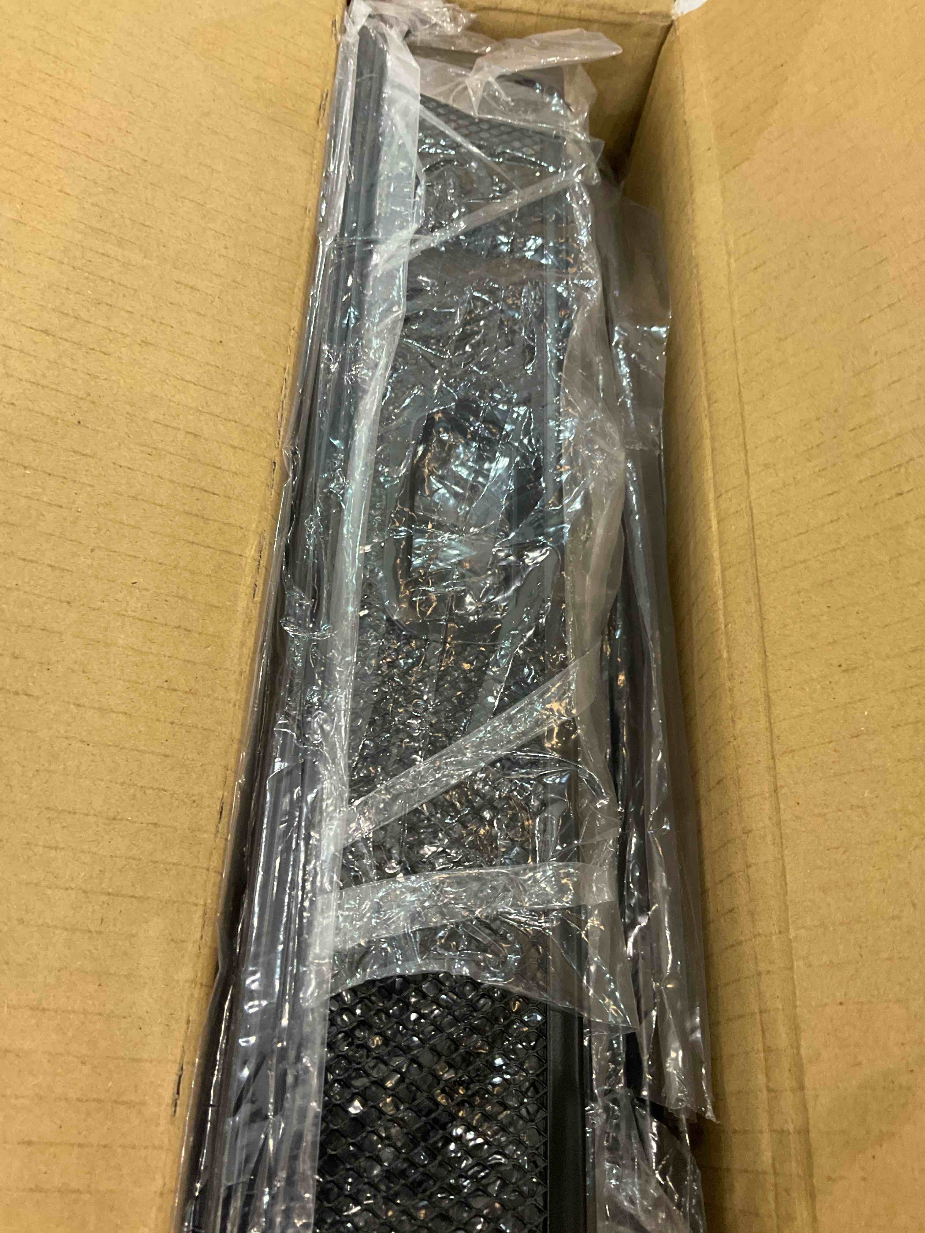 https://s3.amazonaws.com/lotting-images-prod/BargainHunt/EXS01044434_1707923815594.jpeg