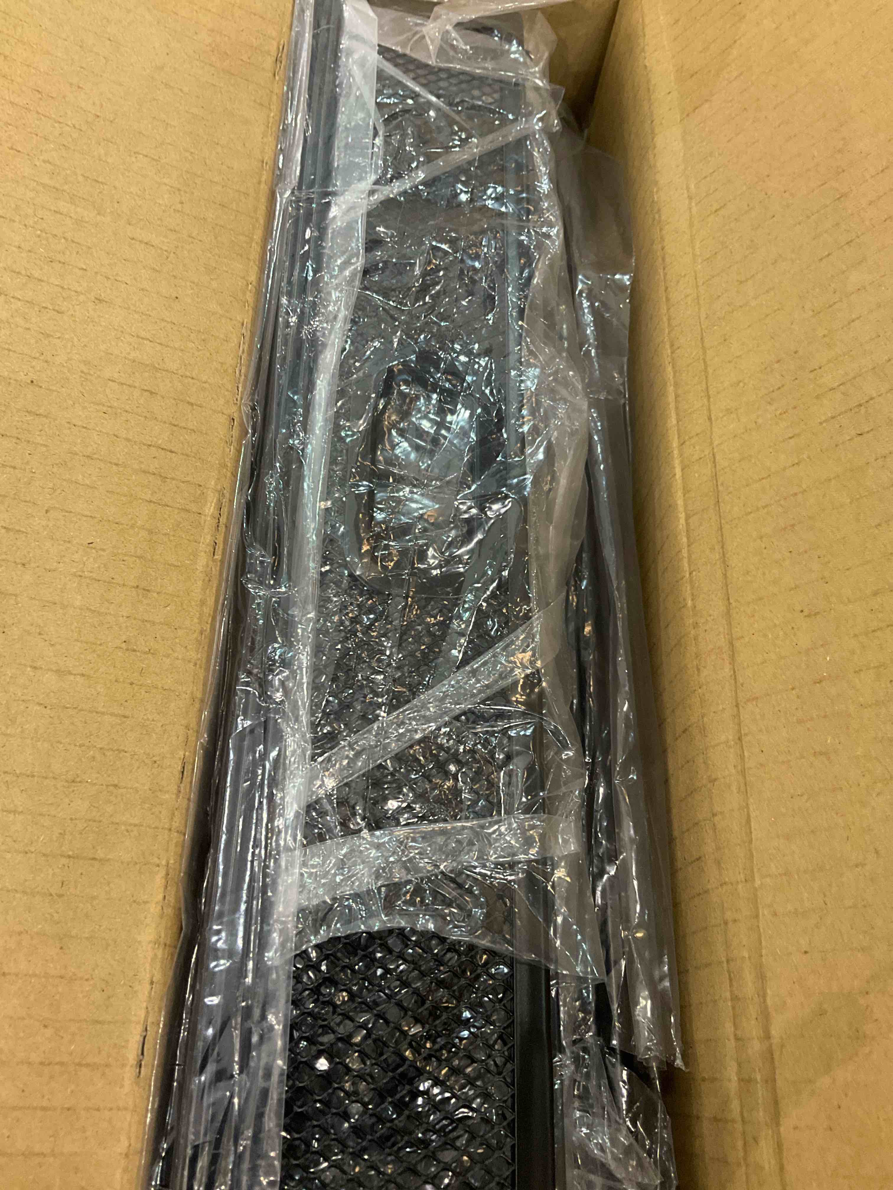 https://s3.amazonaws.com/lotting-images-prod/BargainHunt/EXS01044434_1707923816423.jpeg