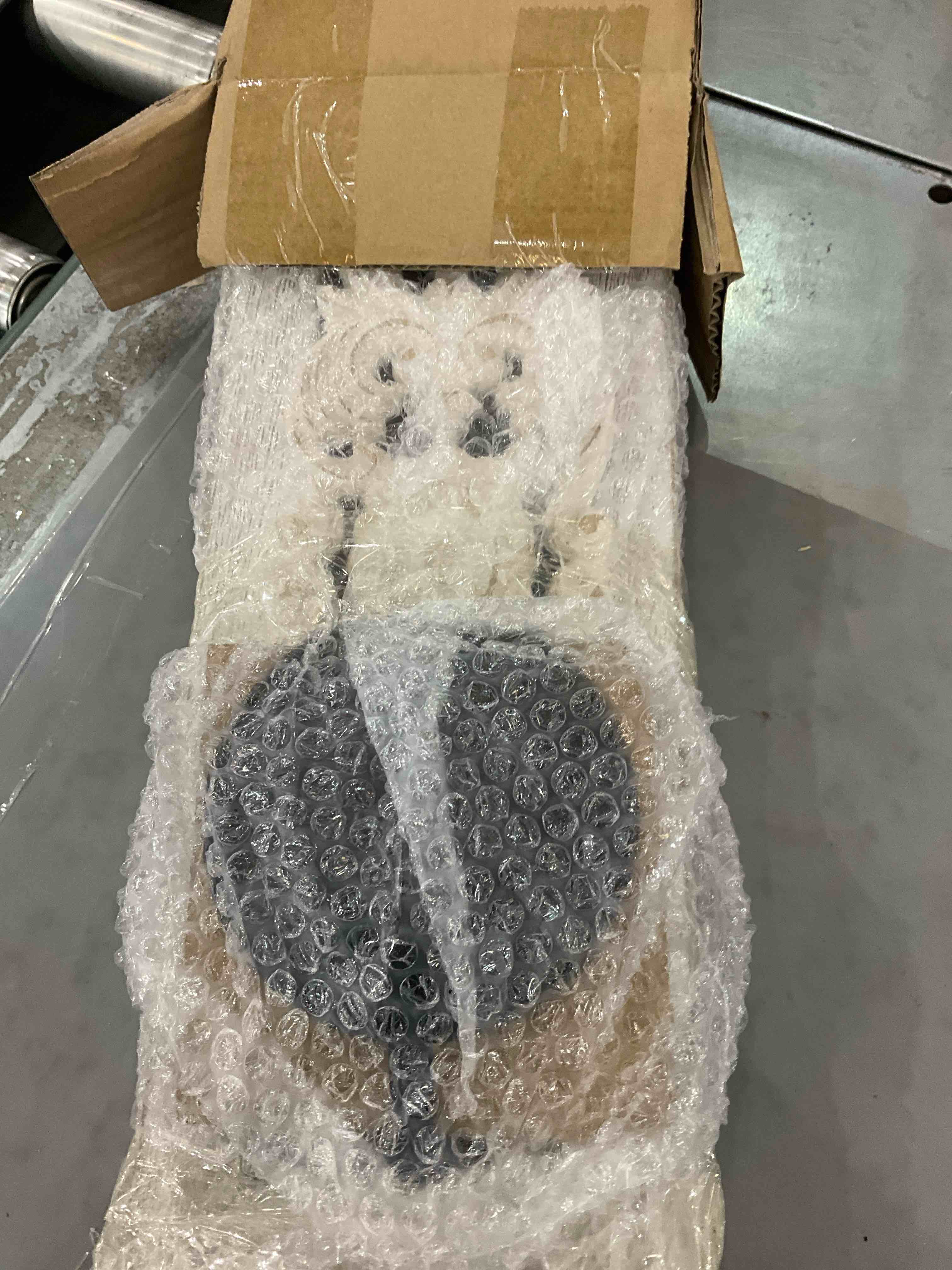 https://s3.amazonaws.com/lotting-images-prod/BargainHunt/EXS01044454_1707925972514.jpeg