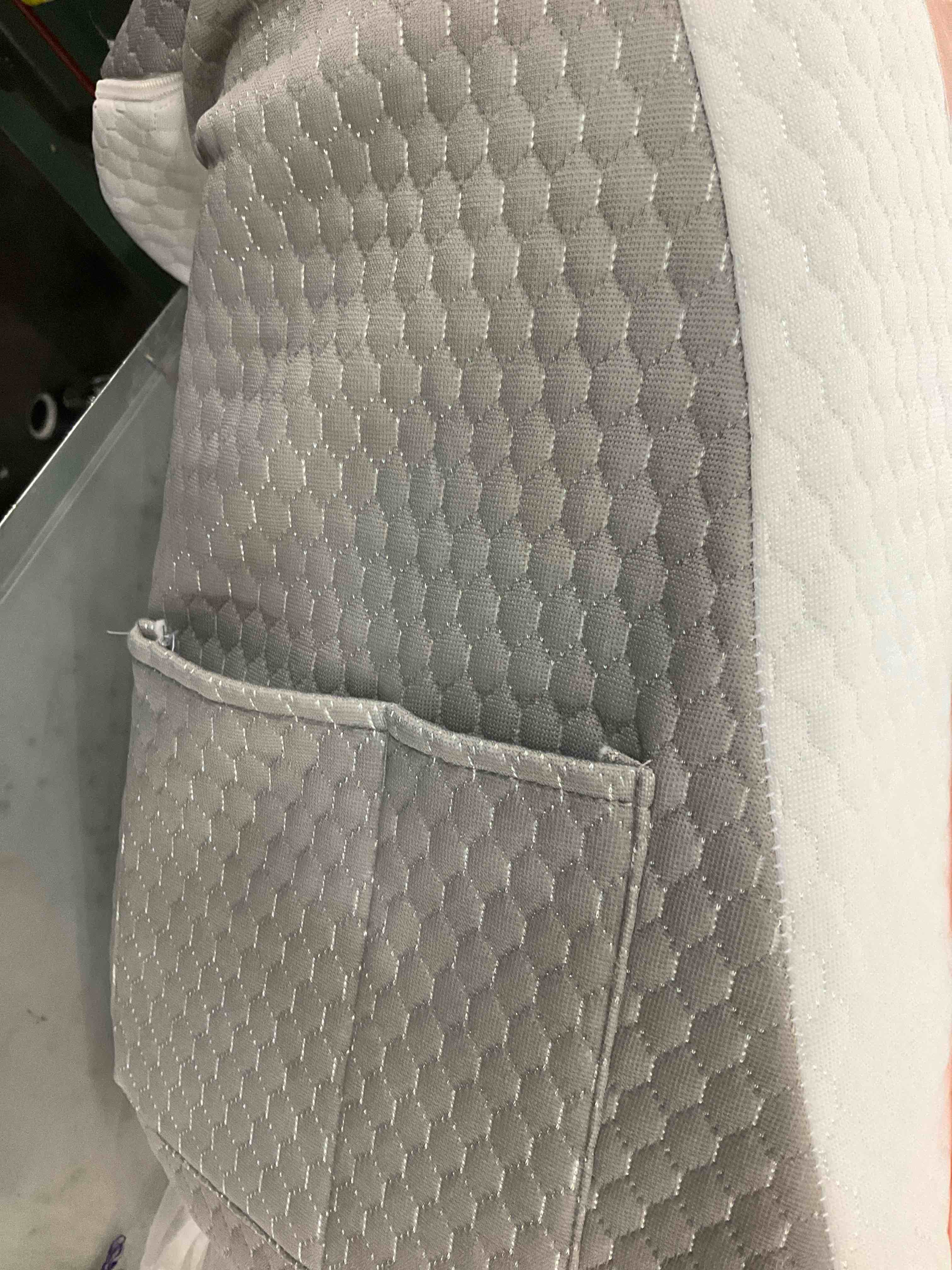 https://s3.amazonaws.com/lotting-images-prod/BargainHunt/EXS01044477_1707928727403.jpeg