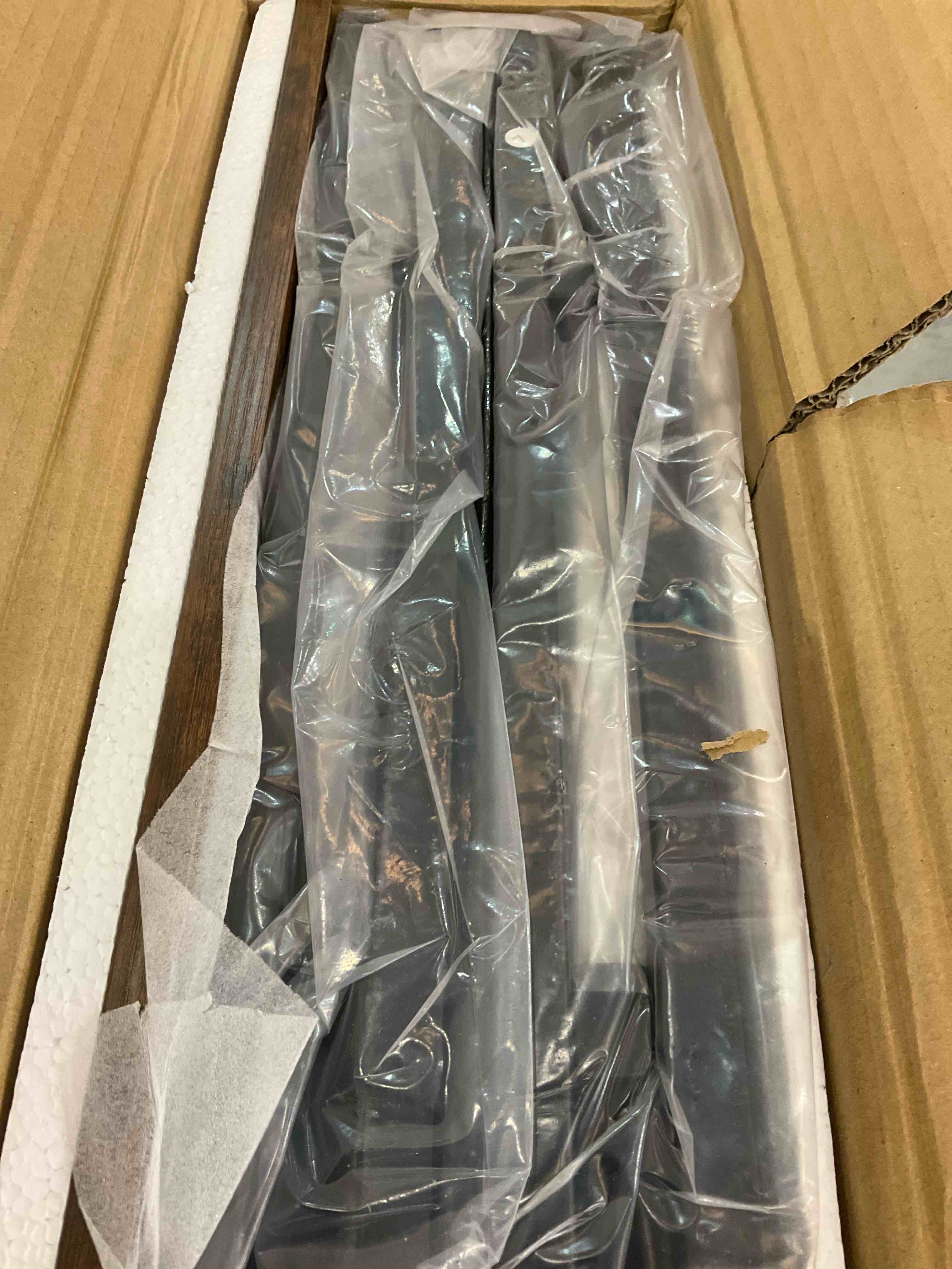 https://s3.amazonaws.com/lotting-images-prod/BargainHunt/EXS01044496_1707933858757.jpeg